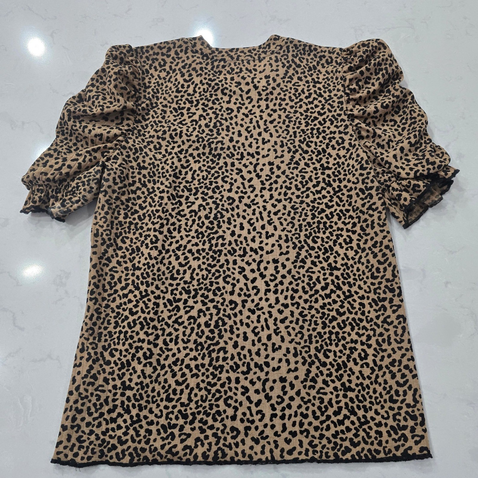 Moon River Leopard Print Puff Sleeve Ribbed Knit Top Brown Tan MR5277 Medium