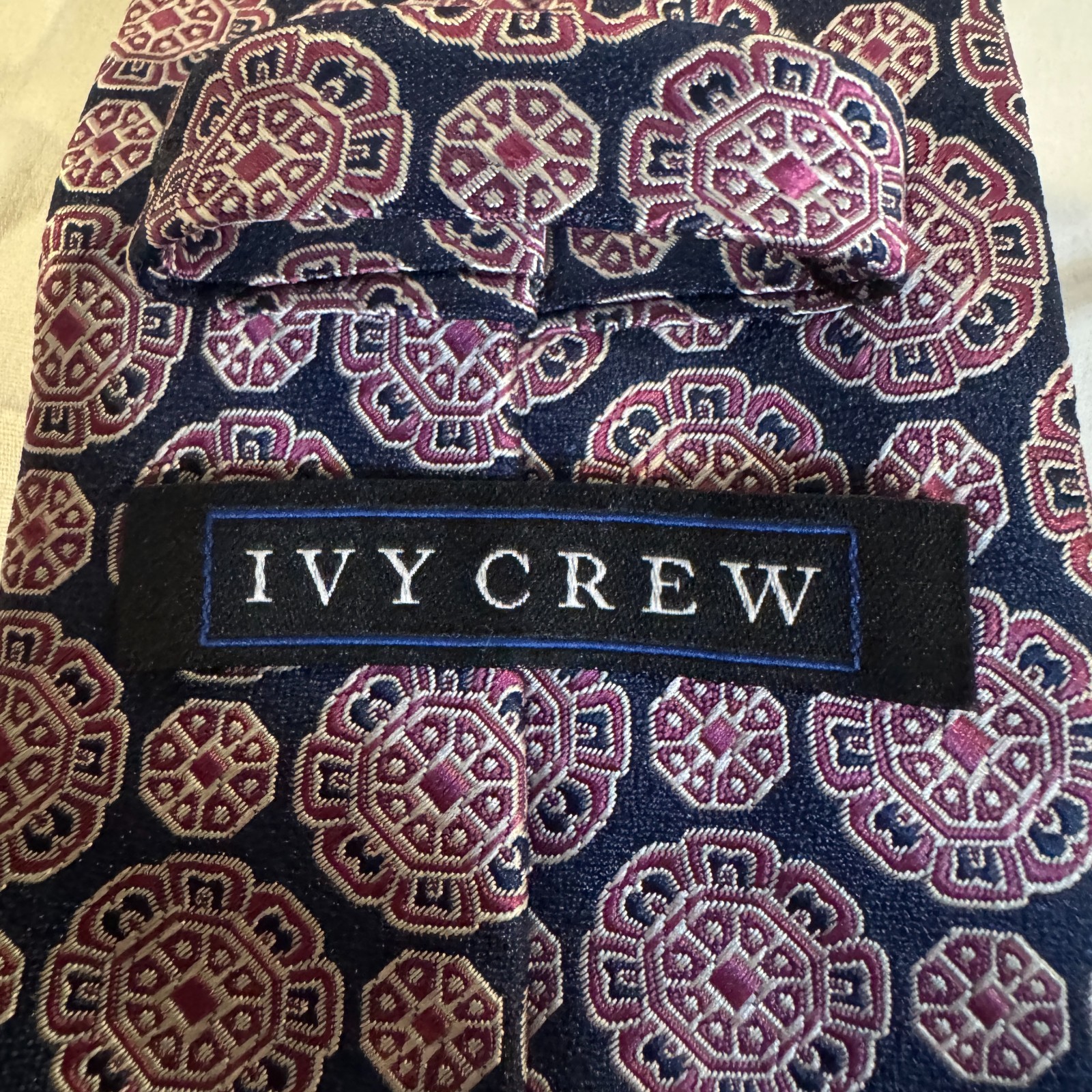 Ivy Crew Mens Necktie Blue Purple Geometric Medallion Polyester Tie 3.25 In