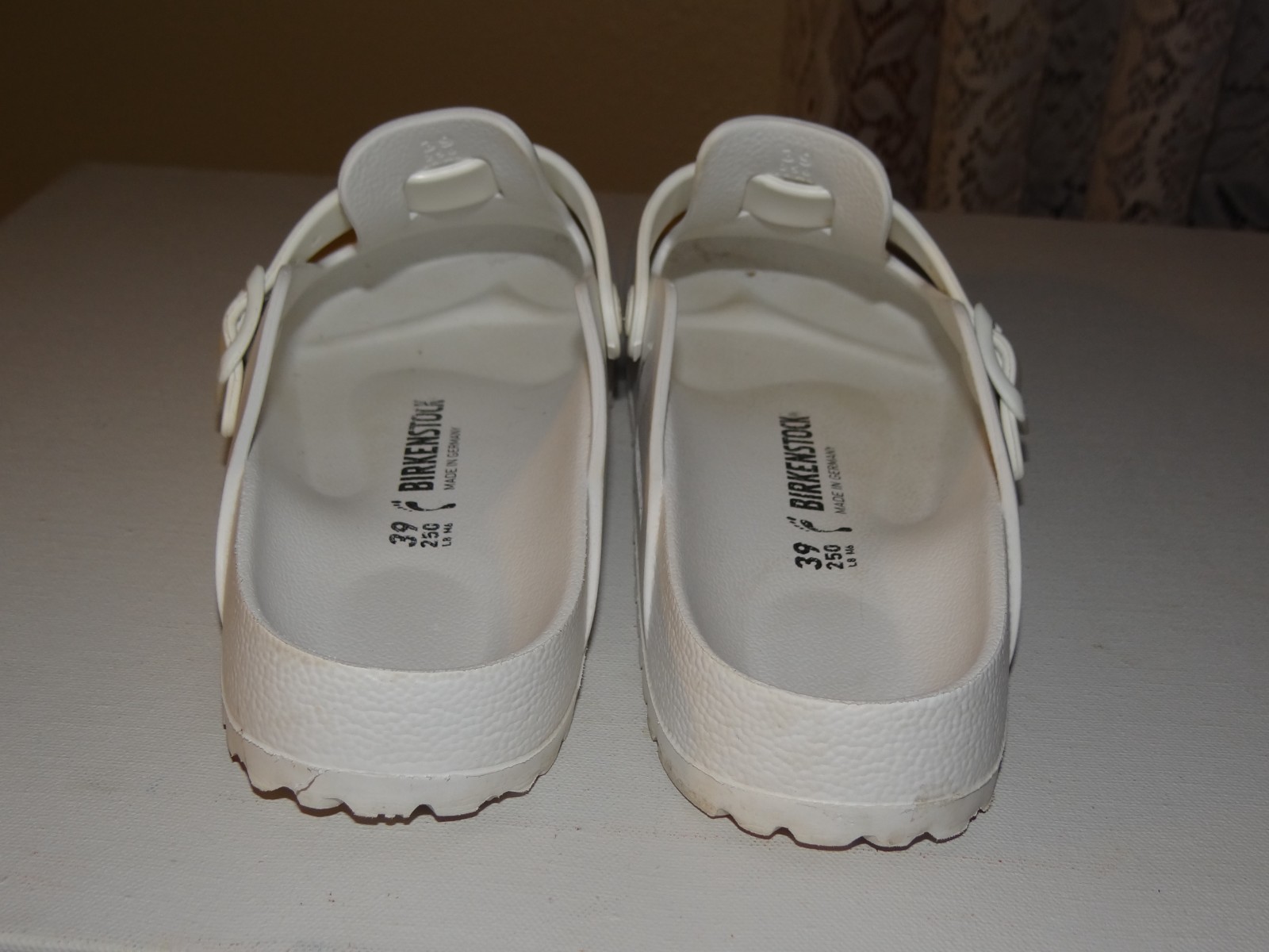 Birkenstock Boston Essentials White EVA Unisex Clogs Sz 39 M 6 L 8 gently worn