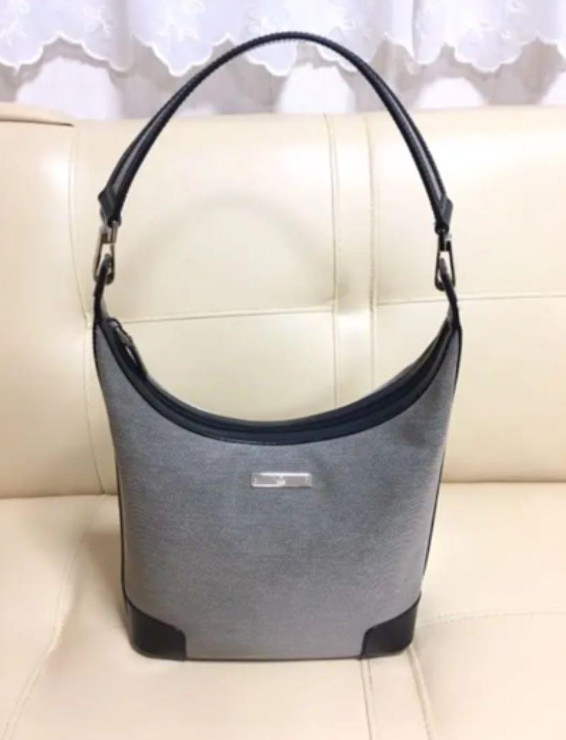 GUCCI Shoulder Bag Canvas Gray Women’s 9.4in x 11.4in Authentic Pre-owned JAPAN