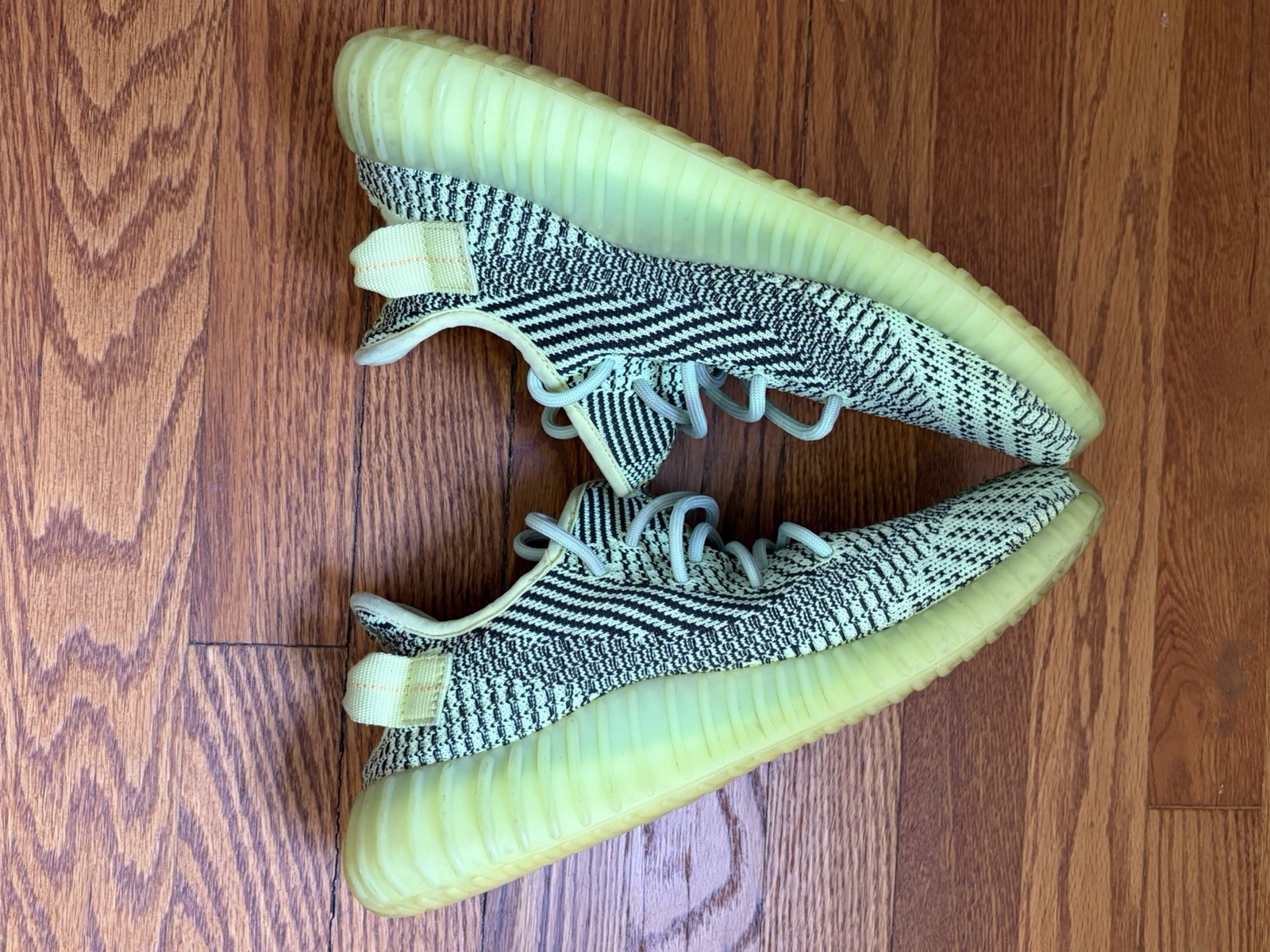 Size 9 – adidas Yeezy Boost 350 V2 Yeezreel Non-Reflective, Authentic