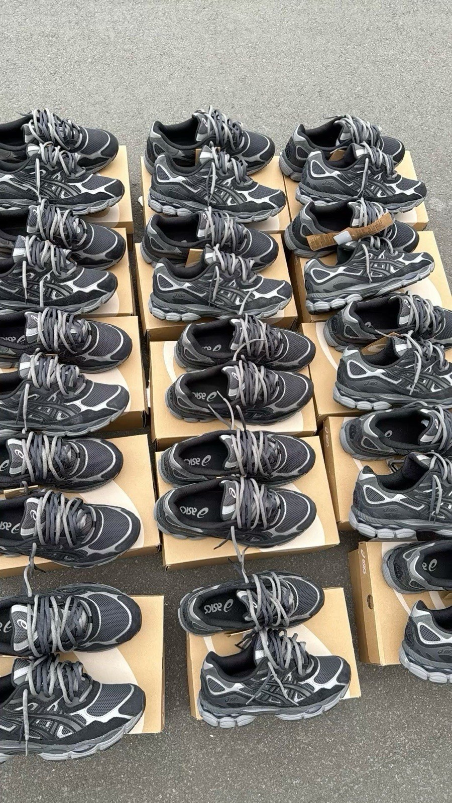 ASICS Men’s Gel NYC Sneakers Black/Gray Sizes: Men’s 4- 12.5, Women’s 5.5 – 12.5