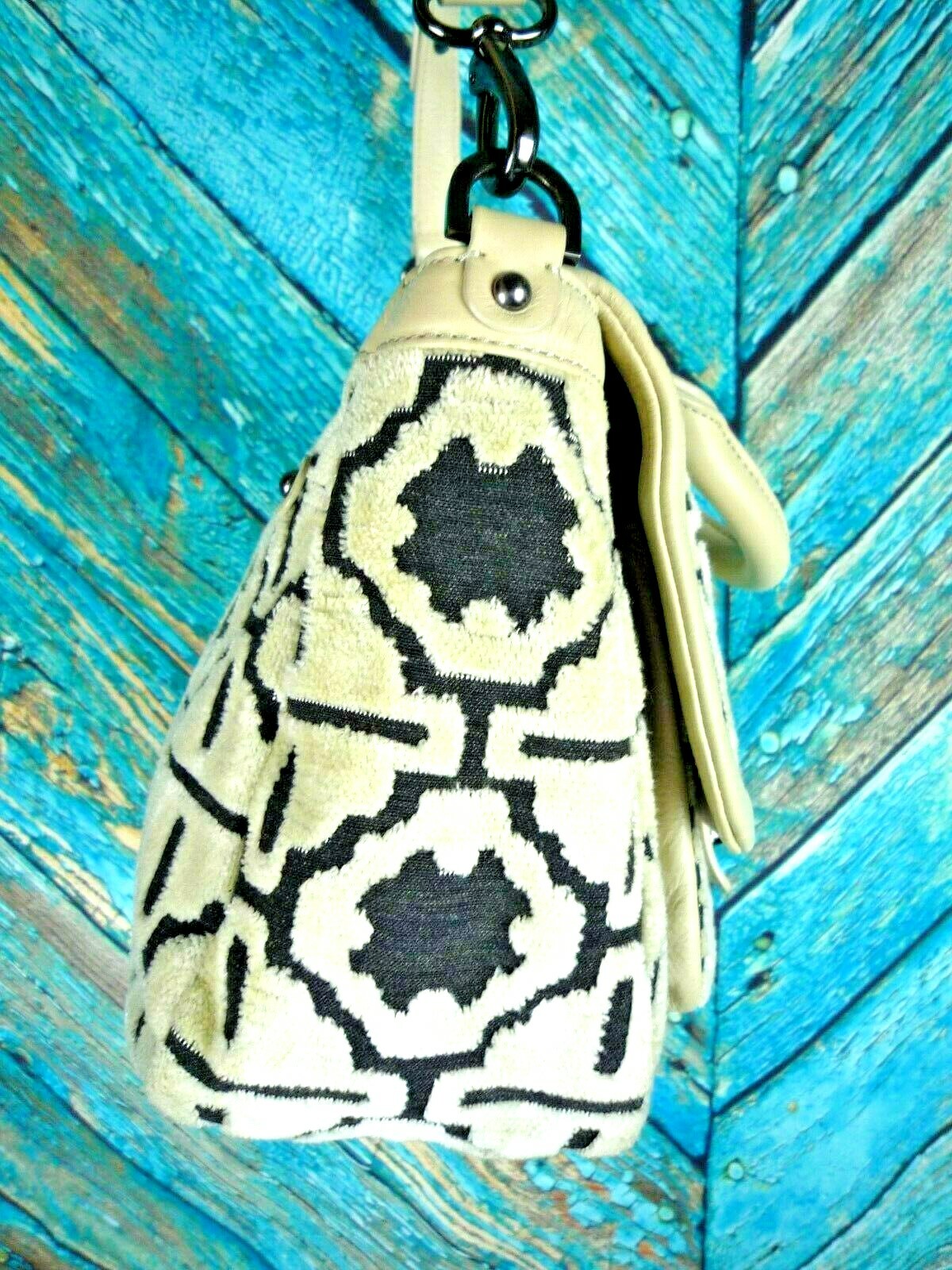 Petunia Pickle Bottom Fresco Bisou Bowler Ivory & Black Velvet Crossbody Handbag