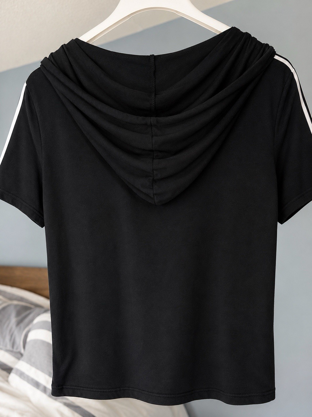 Ambiance Women’s Pullover Hoodie Short Sleeve Black/White Stripe Accent Size L
