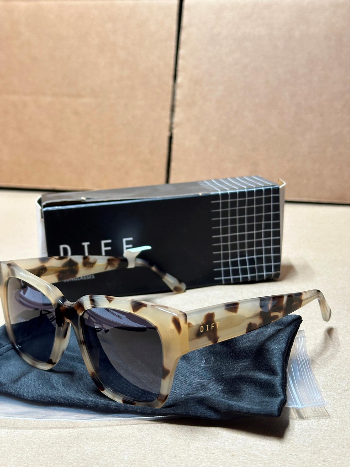 Diff Eyewear Bella II CT-GG171 Sunglasses Cream Tortoise w/ Grey Gradient Lenses