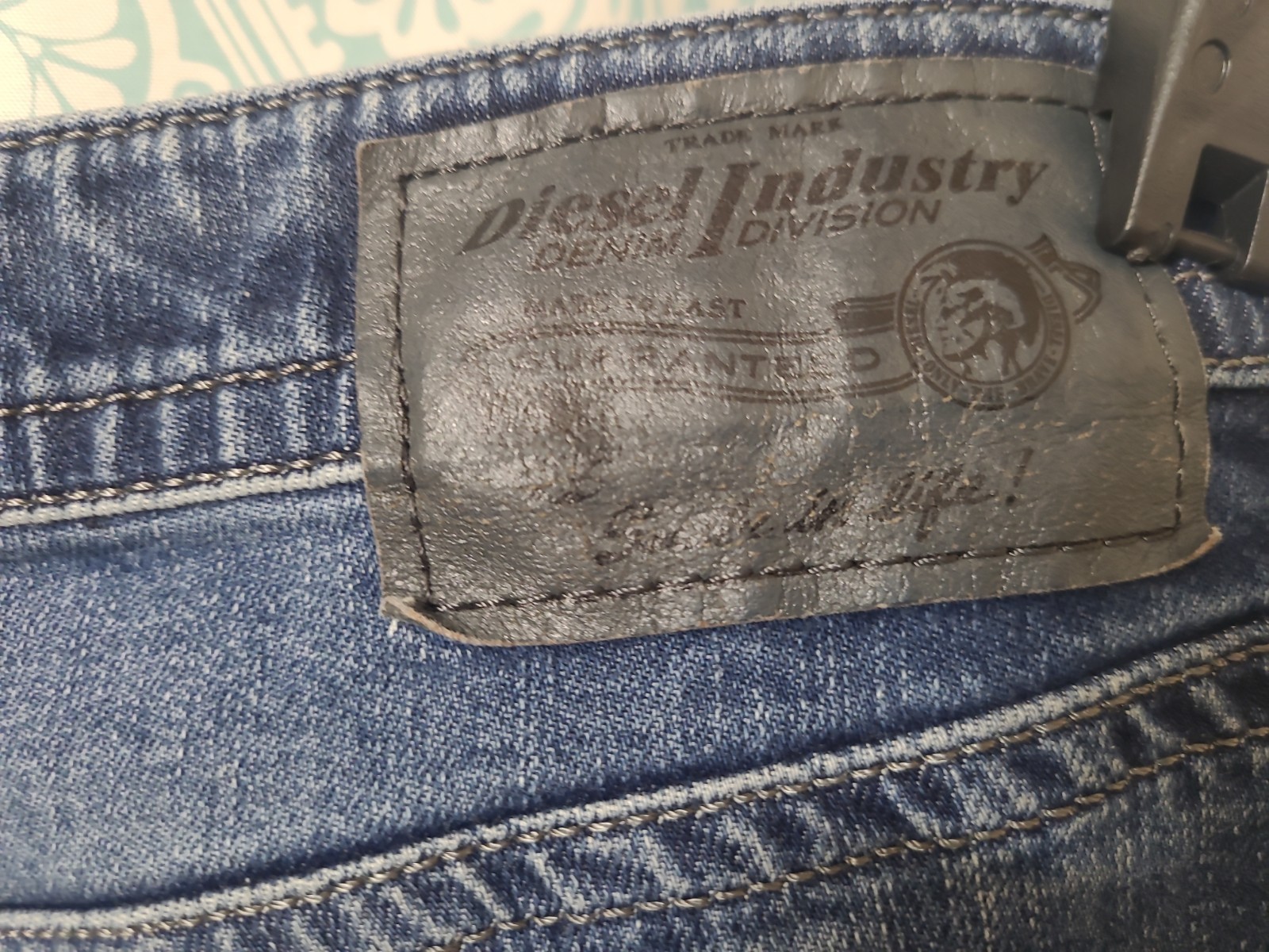 Diesel, Buster, Jean W33XL31