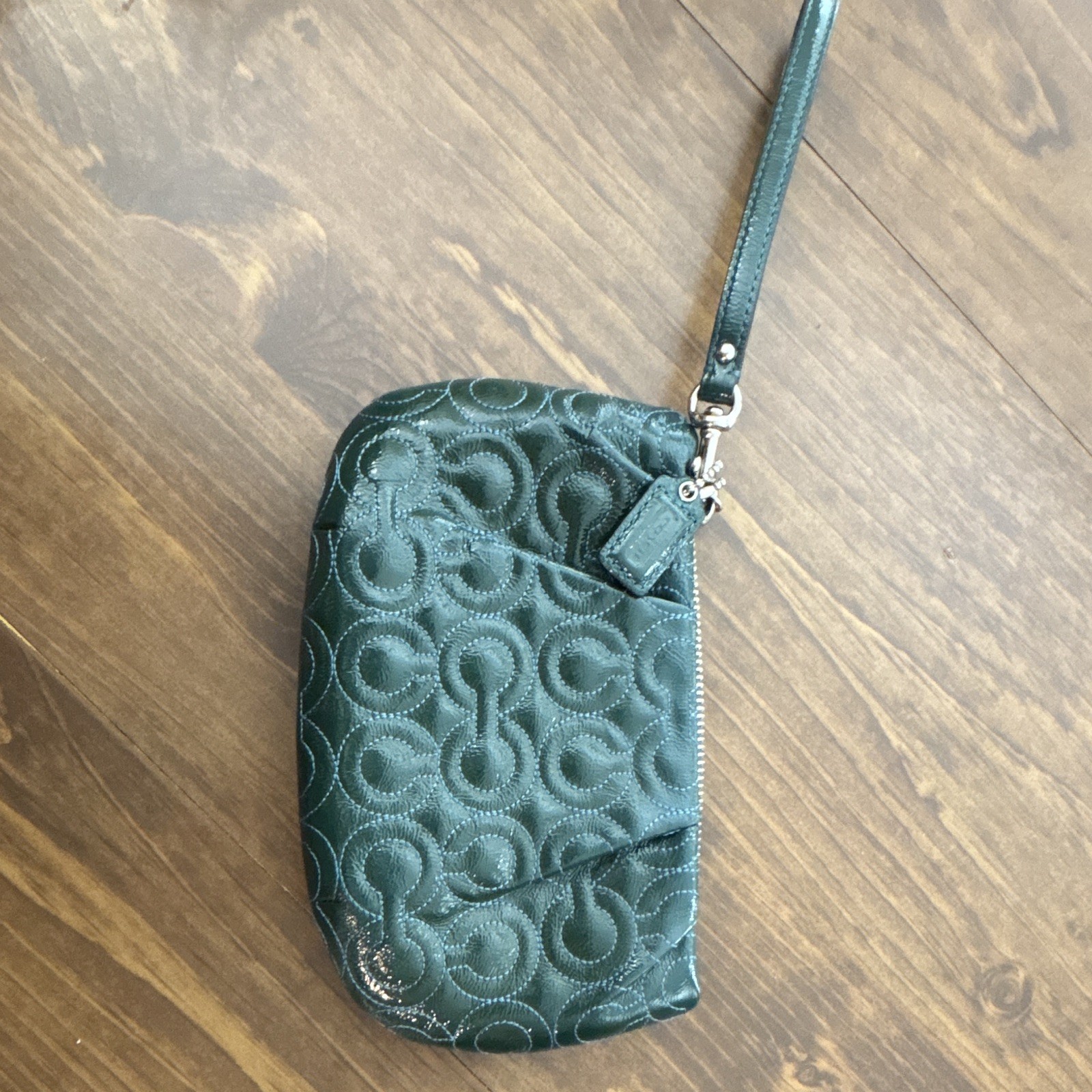 Y2K Coach Green Signature Logo Zip Wristlet Pouch Patent Leather