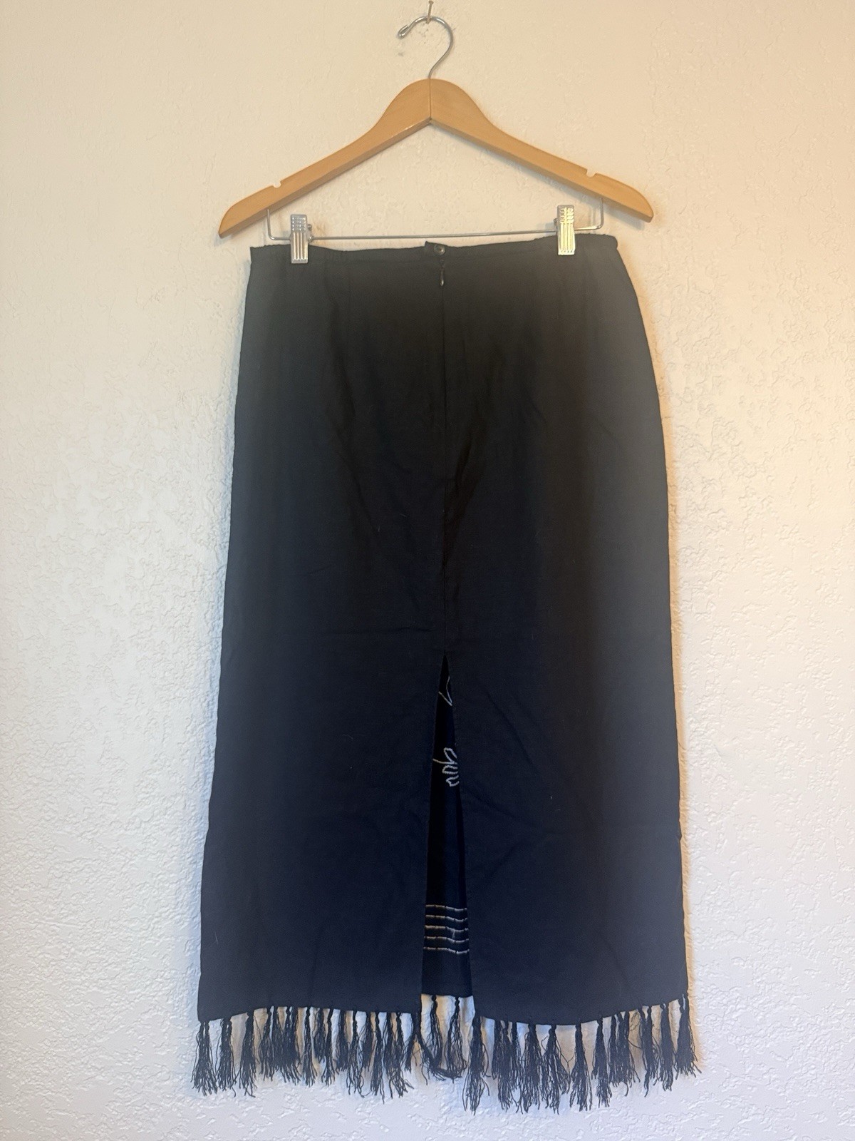Vintage Requirements Linen Blend Black Embroidered NWOT Fringe Midi Skirt M