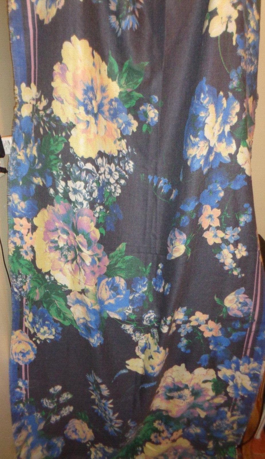 VINCE CAMUTO NAVY PAINTERLY BLOOM LONG / WIDE SUPERSOFT WRAP NWT 30X76 IN