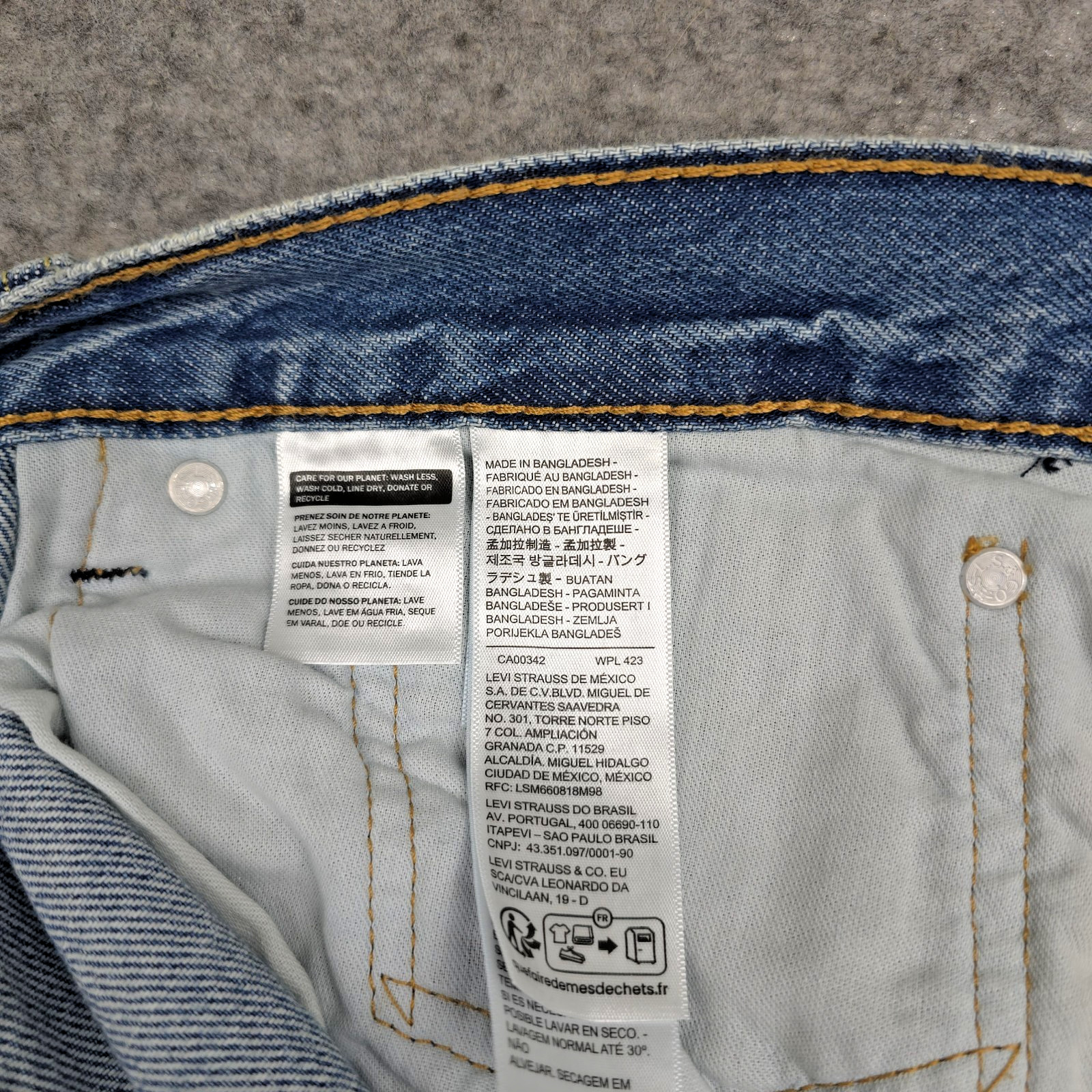 NEW Levi’s 565 ‘97 Loose Straight Jeans Mens 38×30 Blue Lt Wash Denim Baggy NWT