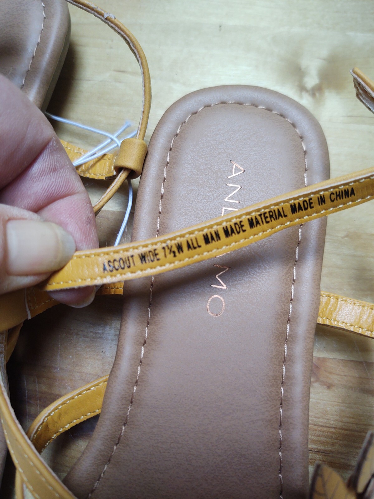 New Yellow/Beige Flat Flower Sandals size 7.5 W Cute Ready to Wear! ANDIAMO
