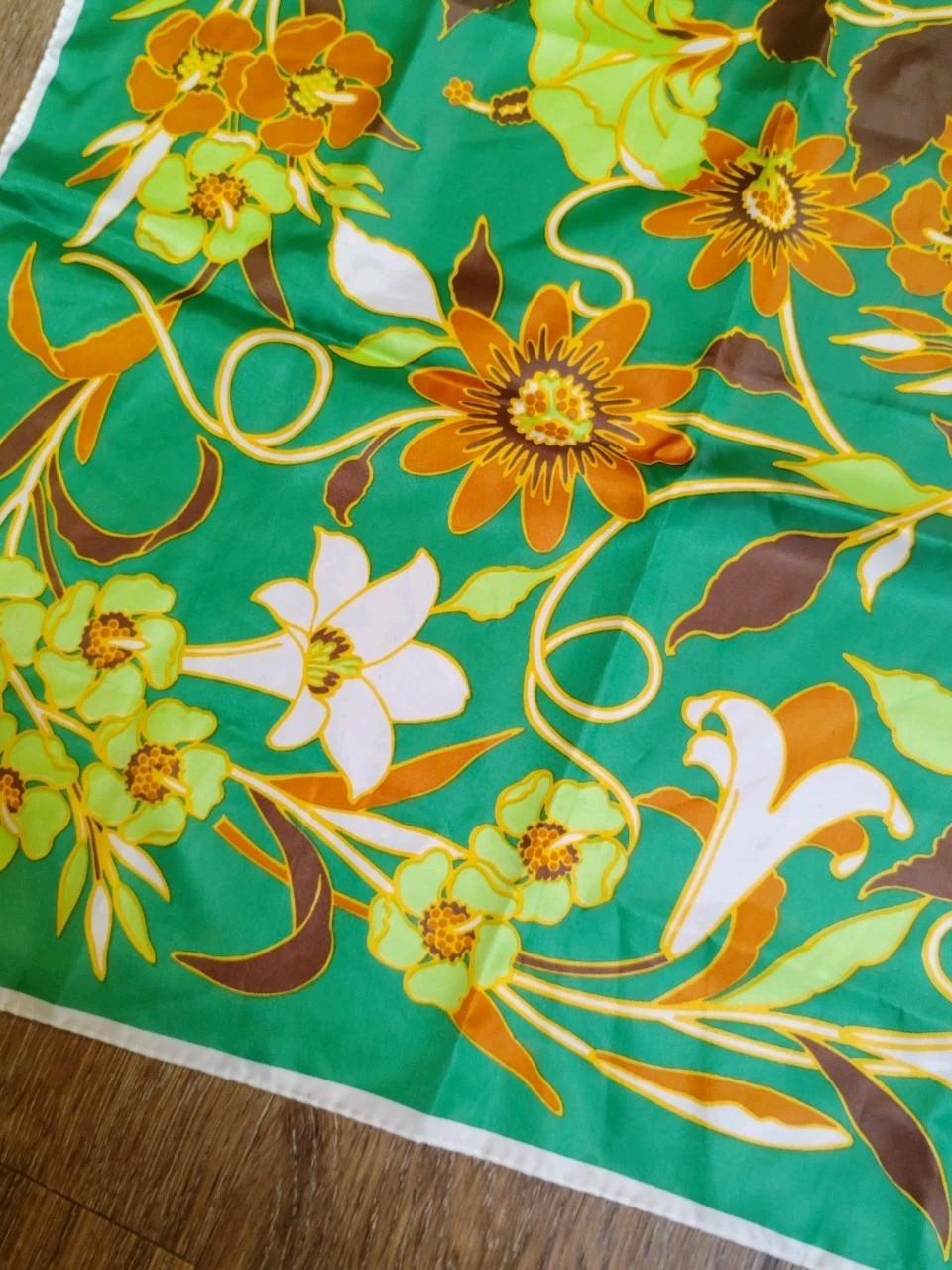 Vintage Smith’s Bermuda Scarf Island Flowers Green Coral 22 X 22 Signed