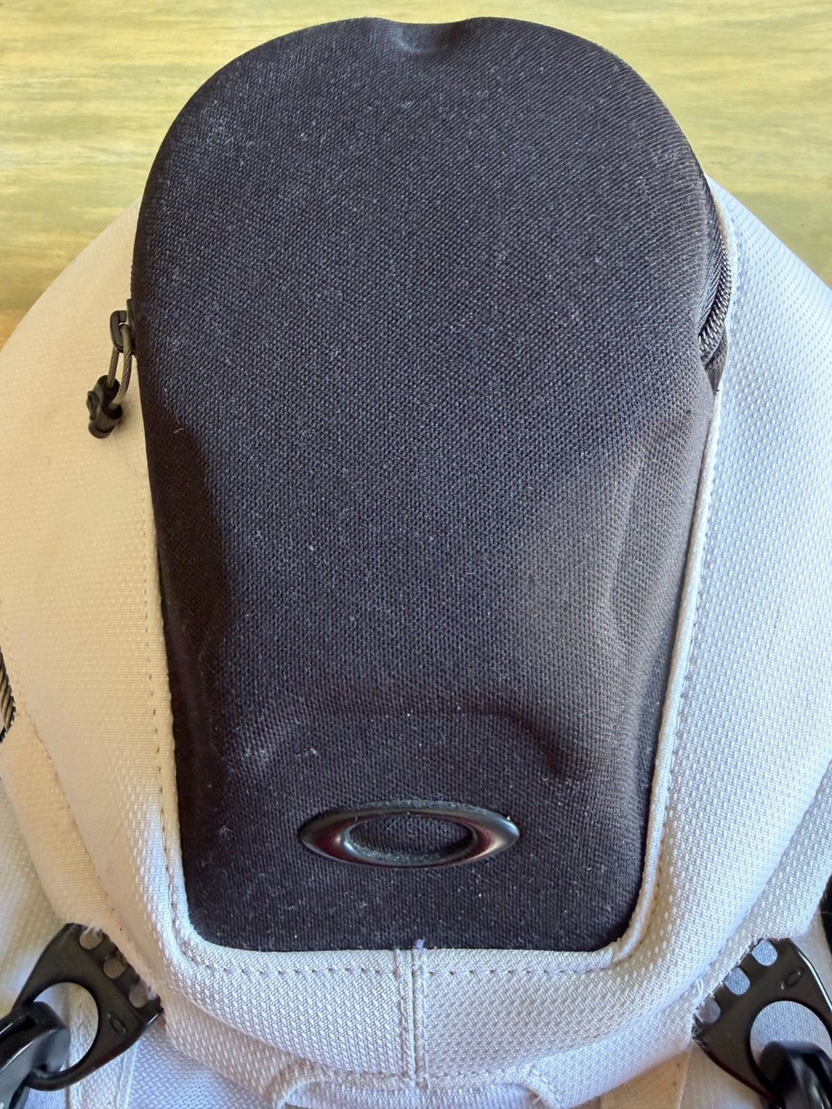 OG **RARE** Oakley Sunglasses White Kitchen Sink Backpack Excellent Condition