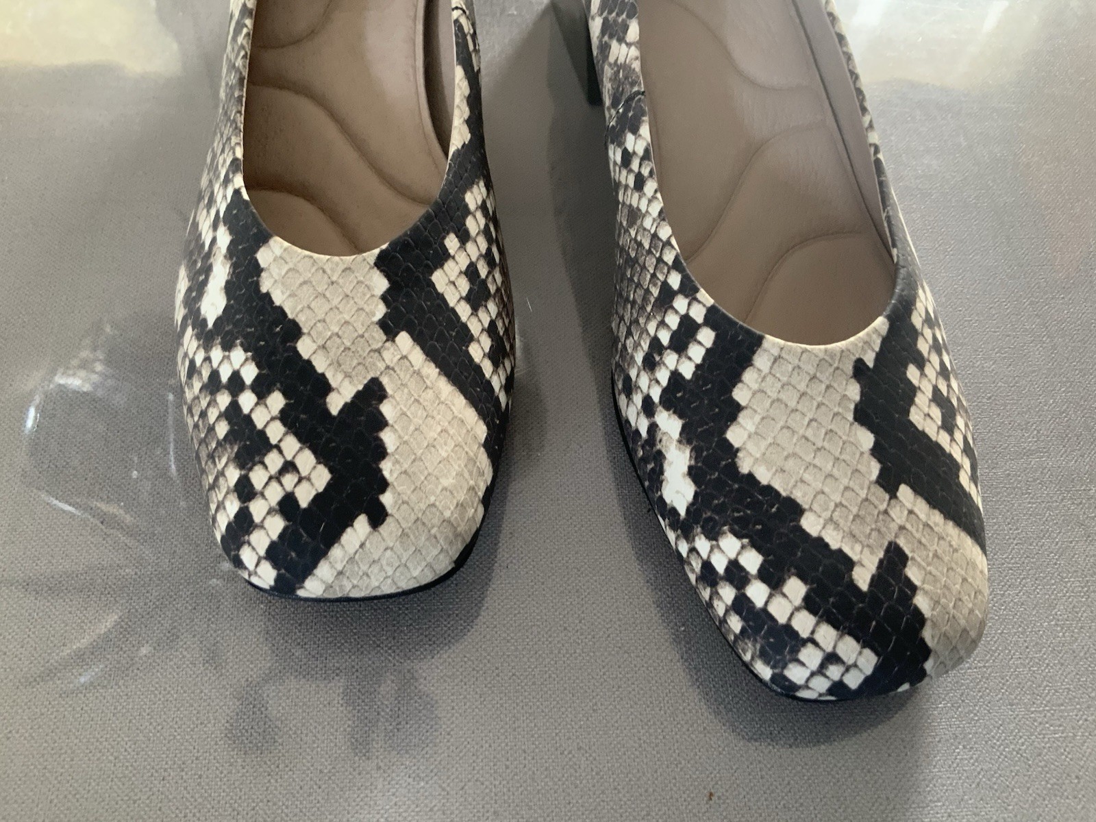 Giani Bini Square Toe Low Block Heel Reptile Print Shoes 8M NWOB