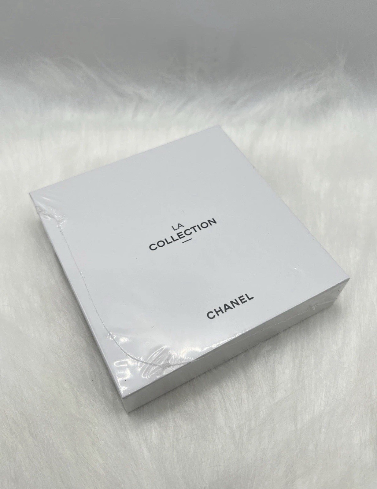 CHANEL BEAUTE La Collection 2-Pc Pad lock & Key Set Novelty GWP Black/White