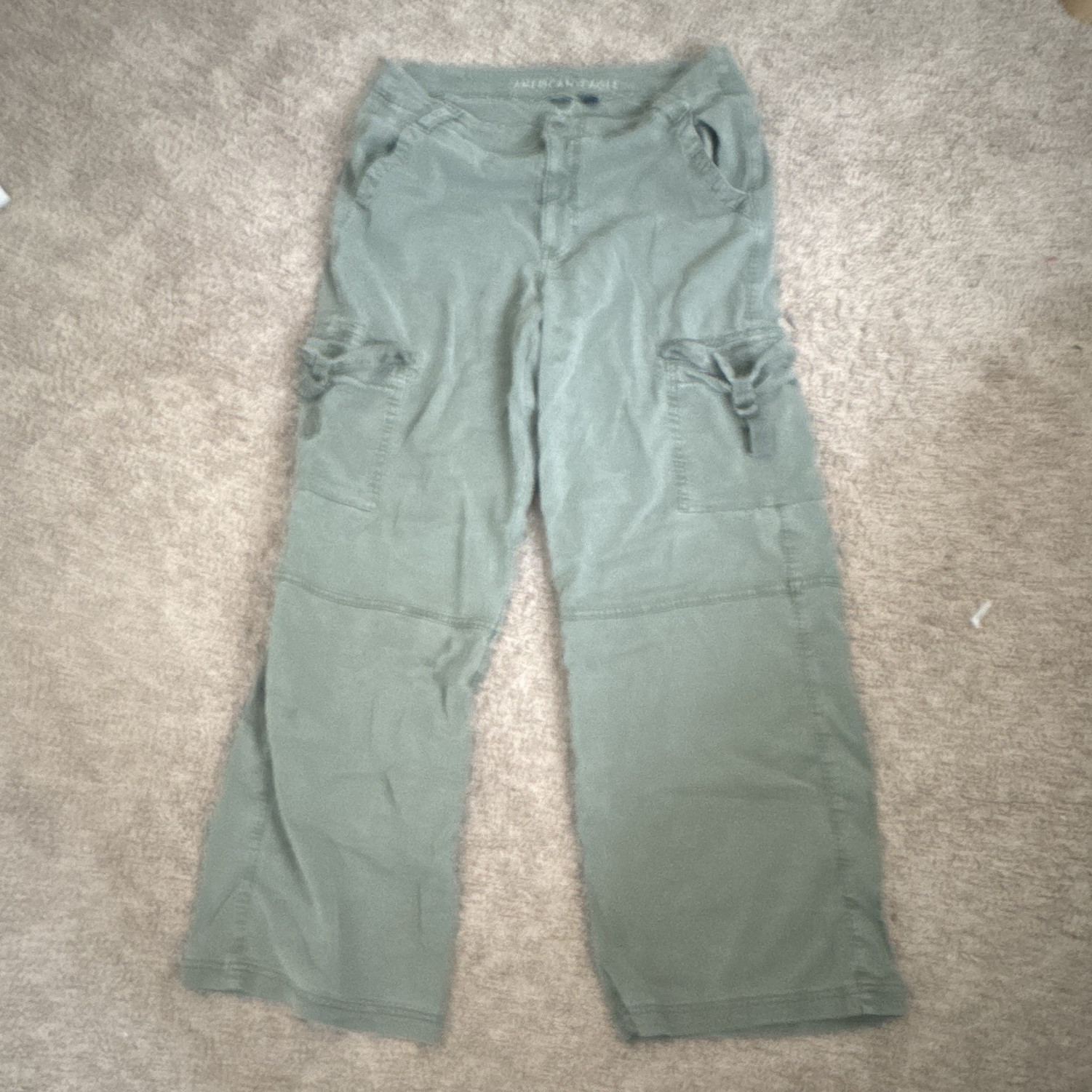 American Eagle Women’s Green Cargo Pants Relaxed Straight Mid Rise Pockets Sz 10