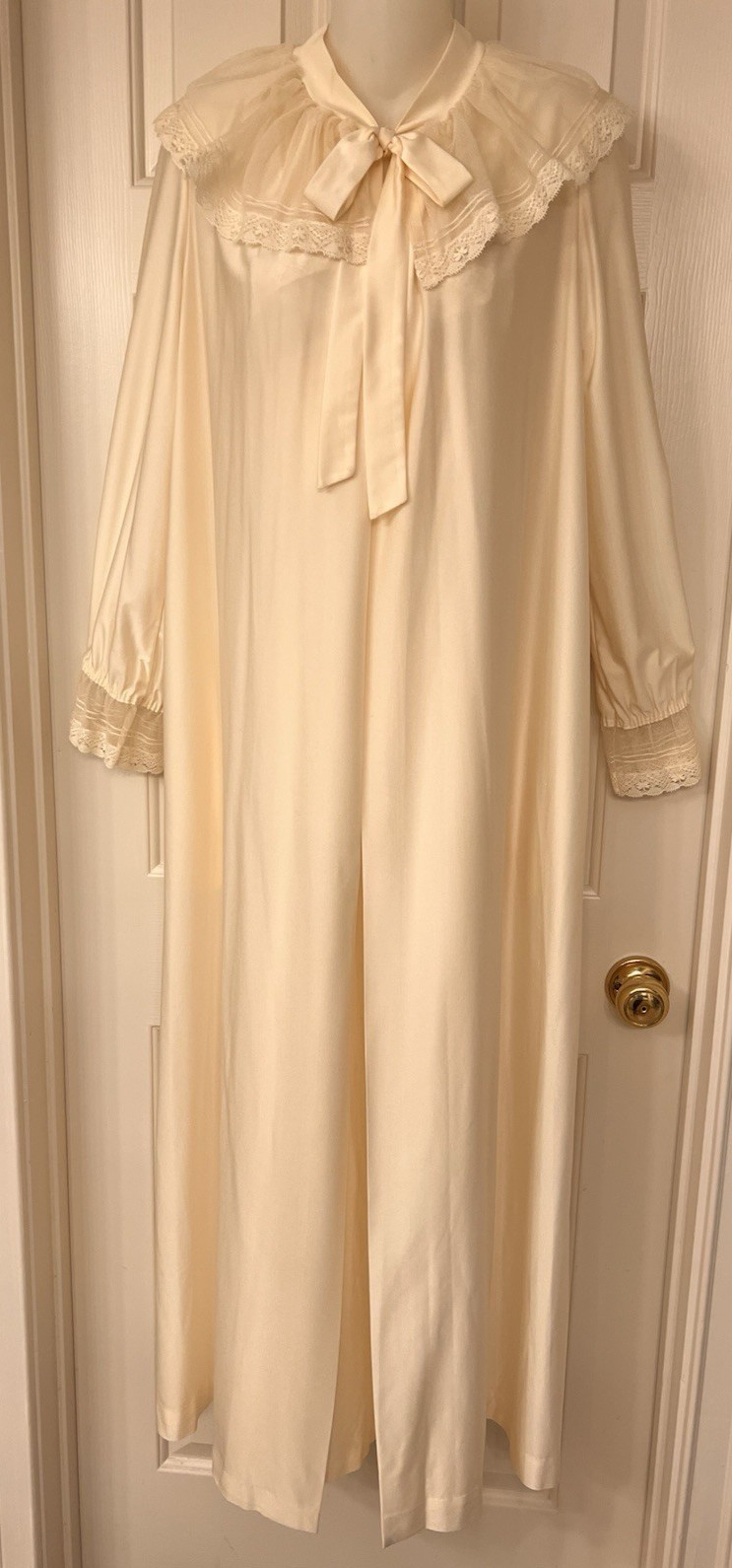 Vintage Miss Dior Wide Collar Tie Front Long Sleeved Peignoir Set Size S