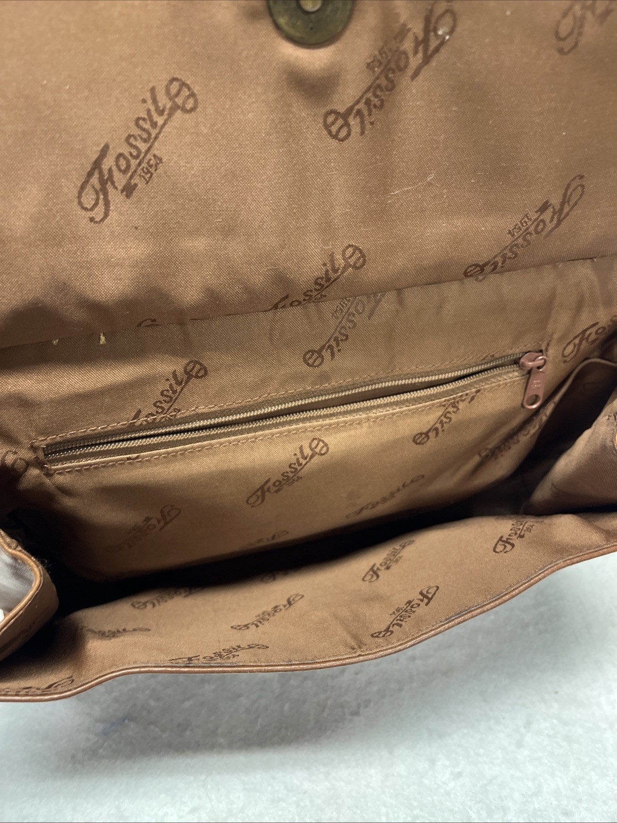 Fossil Tan Leather Shoulder Bag, ZB 8945, 11.5 in x7.5 in (not including strap)