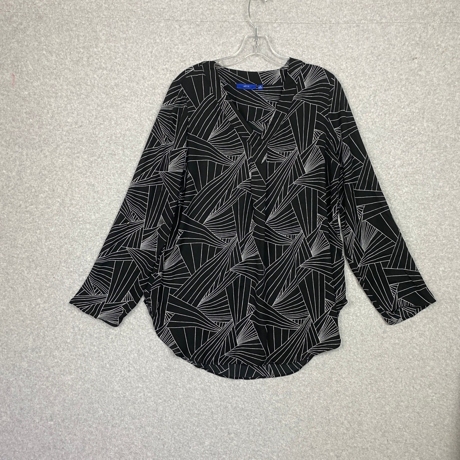 Apt. 9 Top Women Size M Black Geometric V-Neck Roll-Tab Sleeve Pleated Career