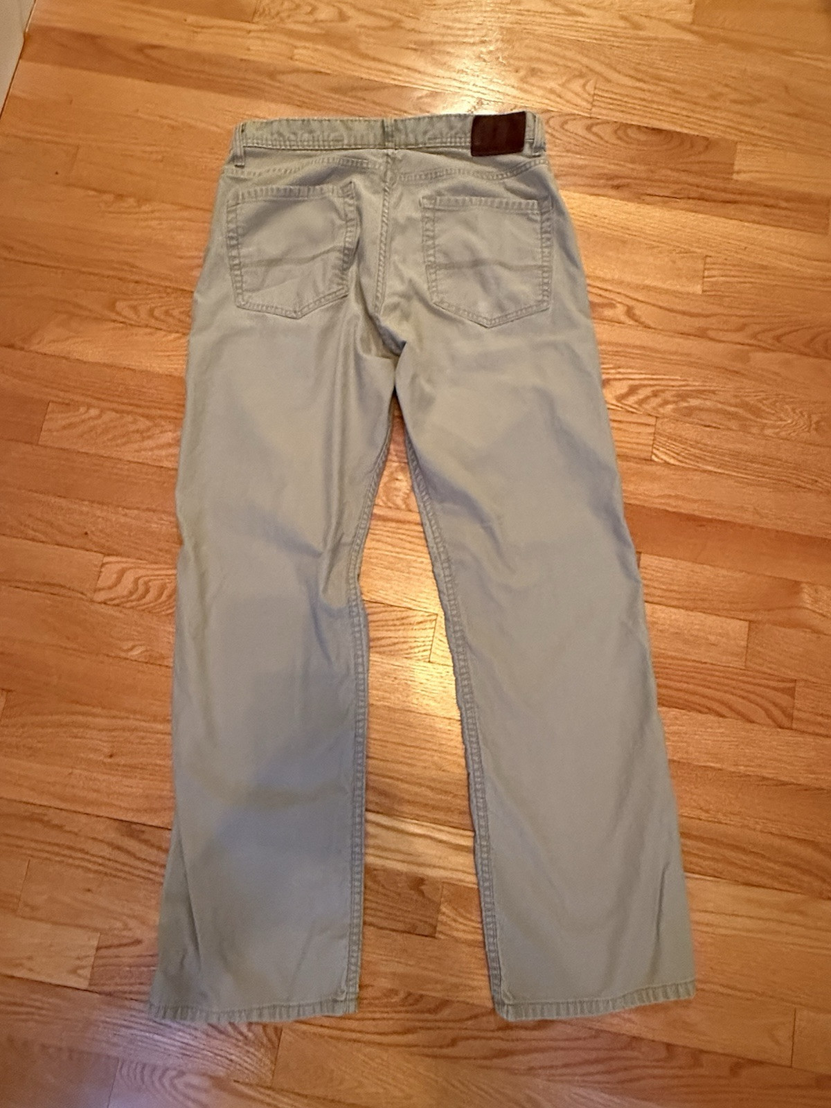 Dockers D3 Classic Fit Mens Khaki Pants Size 32 x 32 Zipper Button Closure