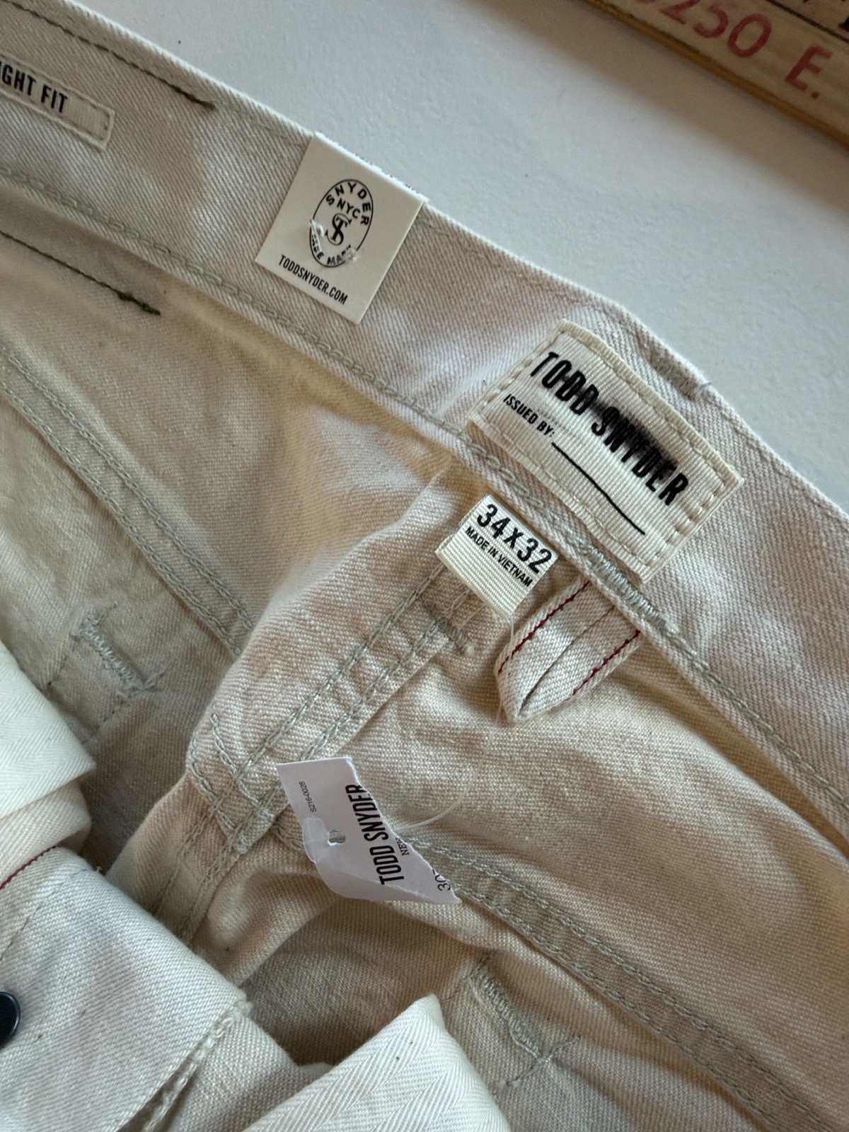 Todd Snyder Cream Straight Fit Button Fly Jeans Sz 34/32. New. Box1