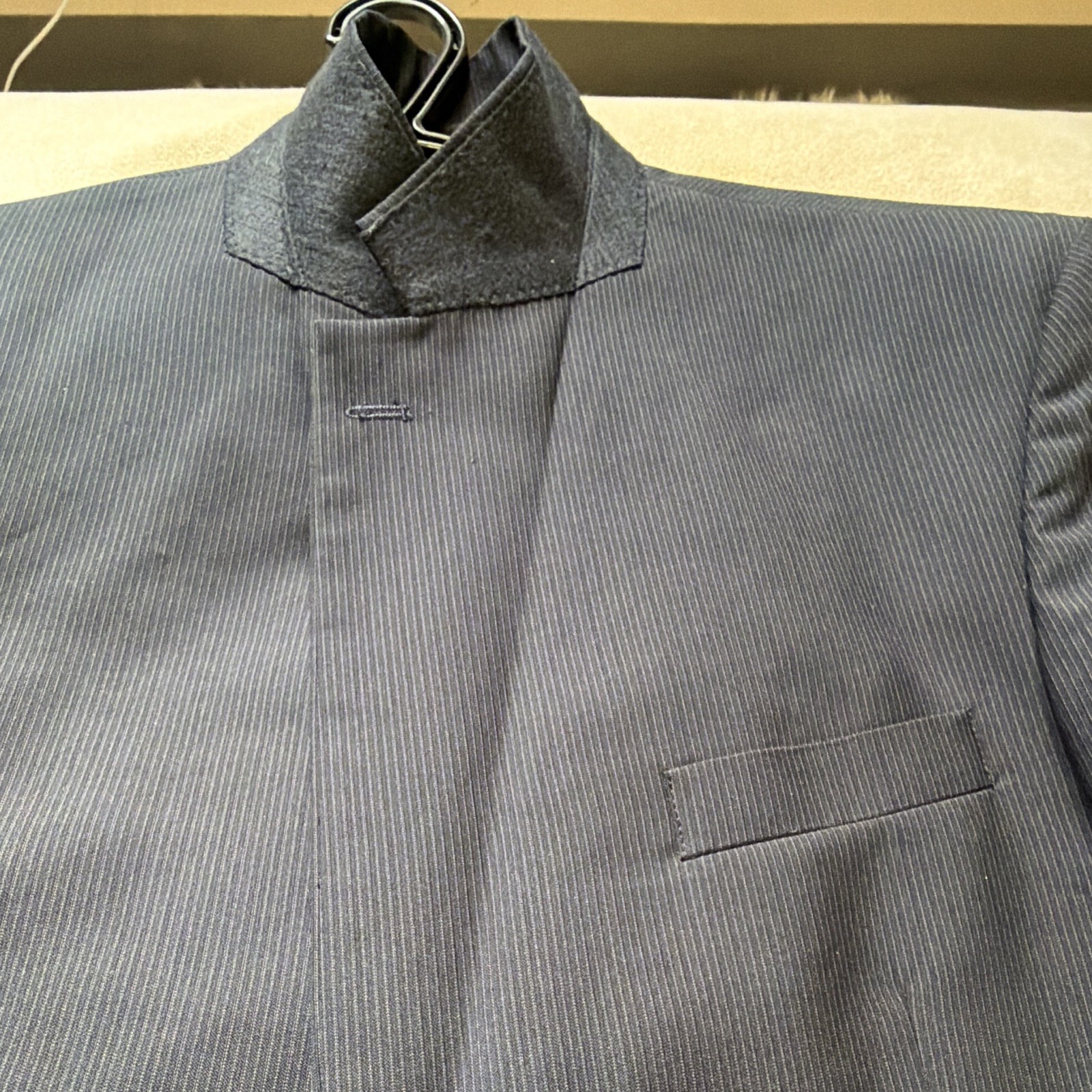 Van Heusen Men’s 2-Piece Gray Striped Suit 2SB 2-Button Pleated Notch Lapel
