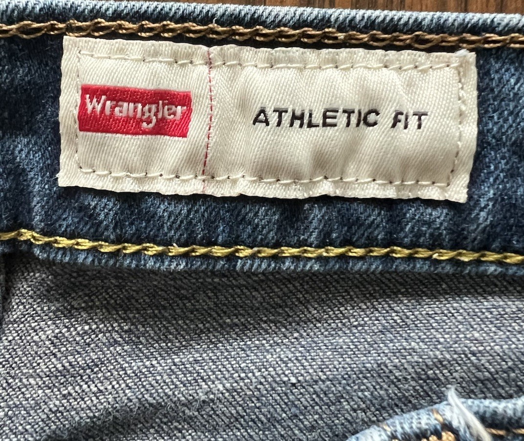 Wrangler Men’s Free To Stretch Athletic Fit Jean Blue 32×30 (actual 32×29.5)