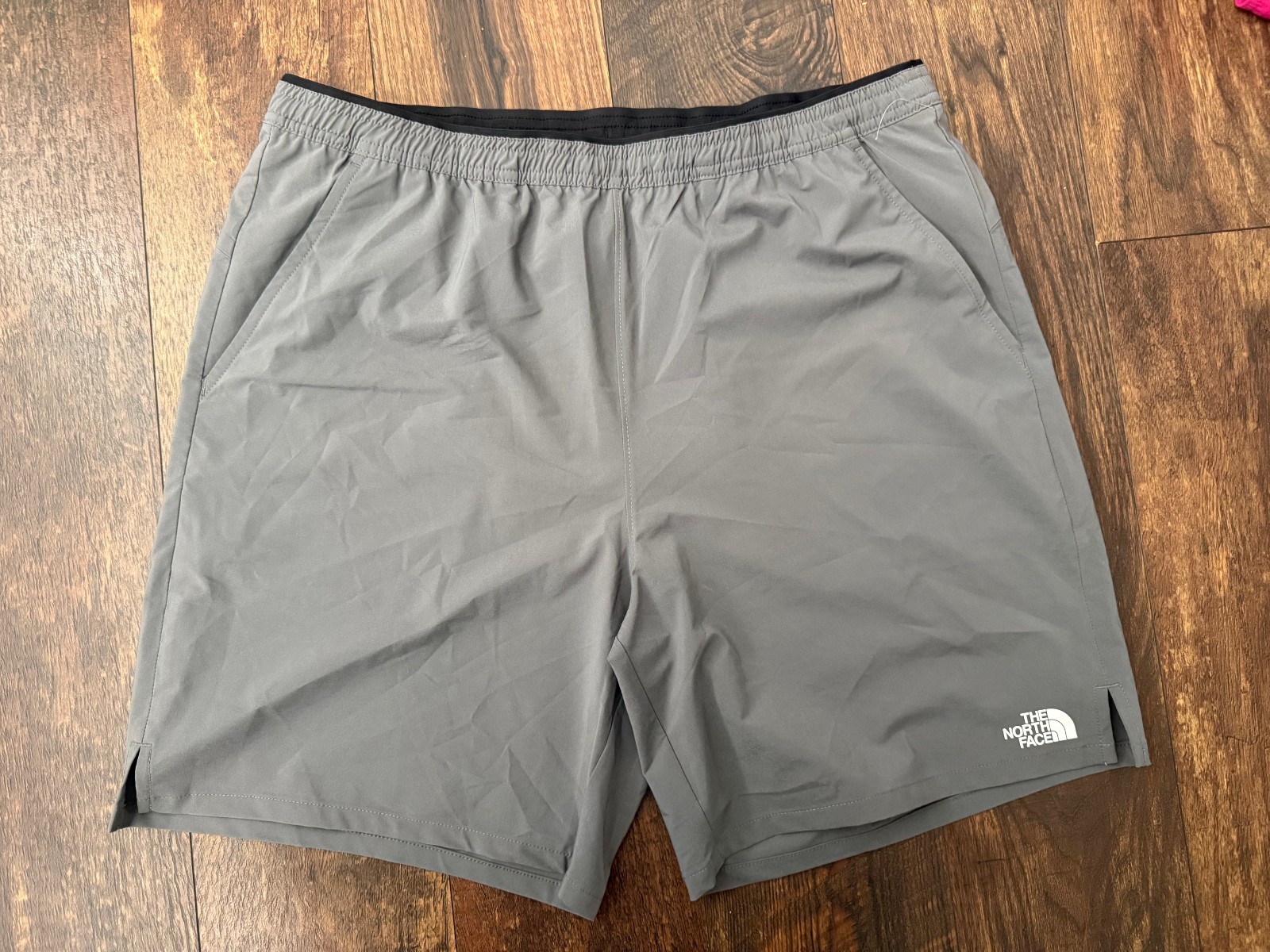 NEW The North Face Men’s Wander 2.0 Smoked Pearl Short SZ Large