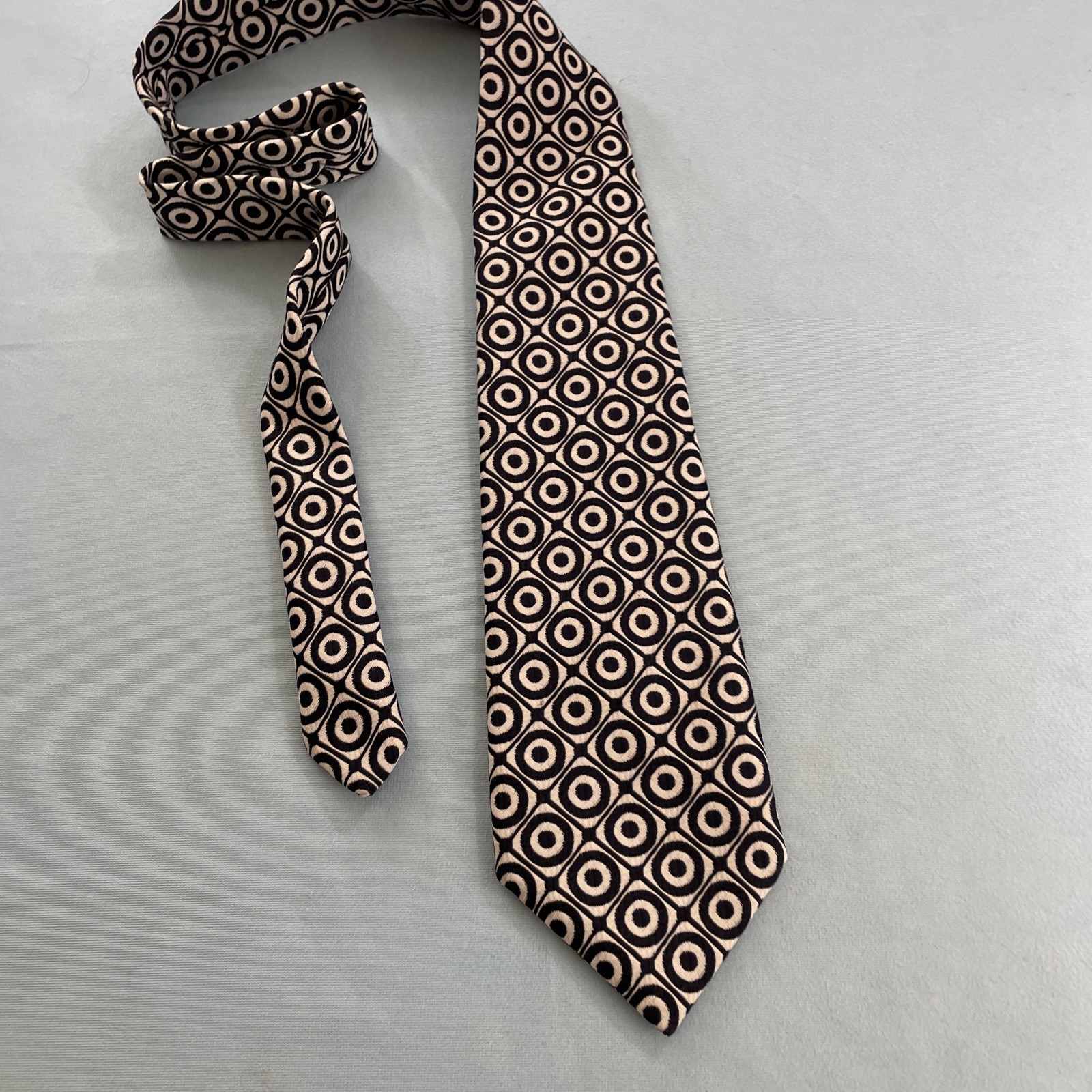 Commodore Trevira Atomic MCM Tie Geometry Circles Blue Wide Vtg 60s Necktie 4×51