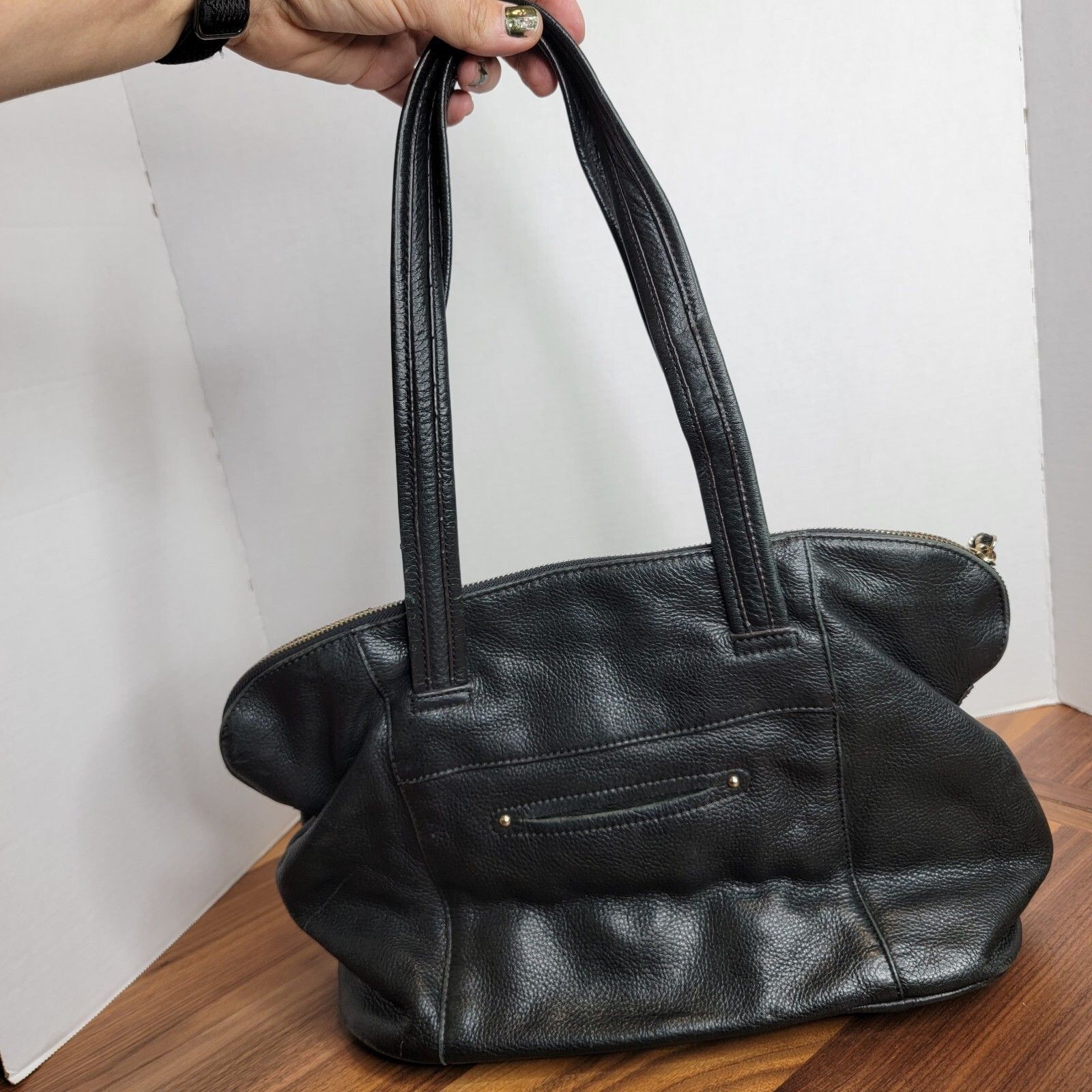 B. Makowsky Black Pebble Genuine Soft Butter Leather Shoulder Bag Zip Close EUC