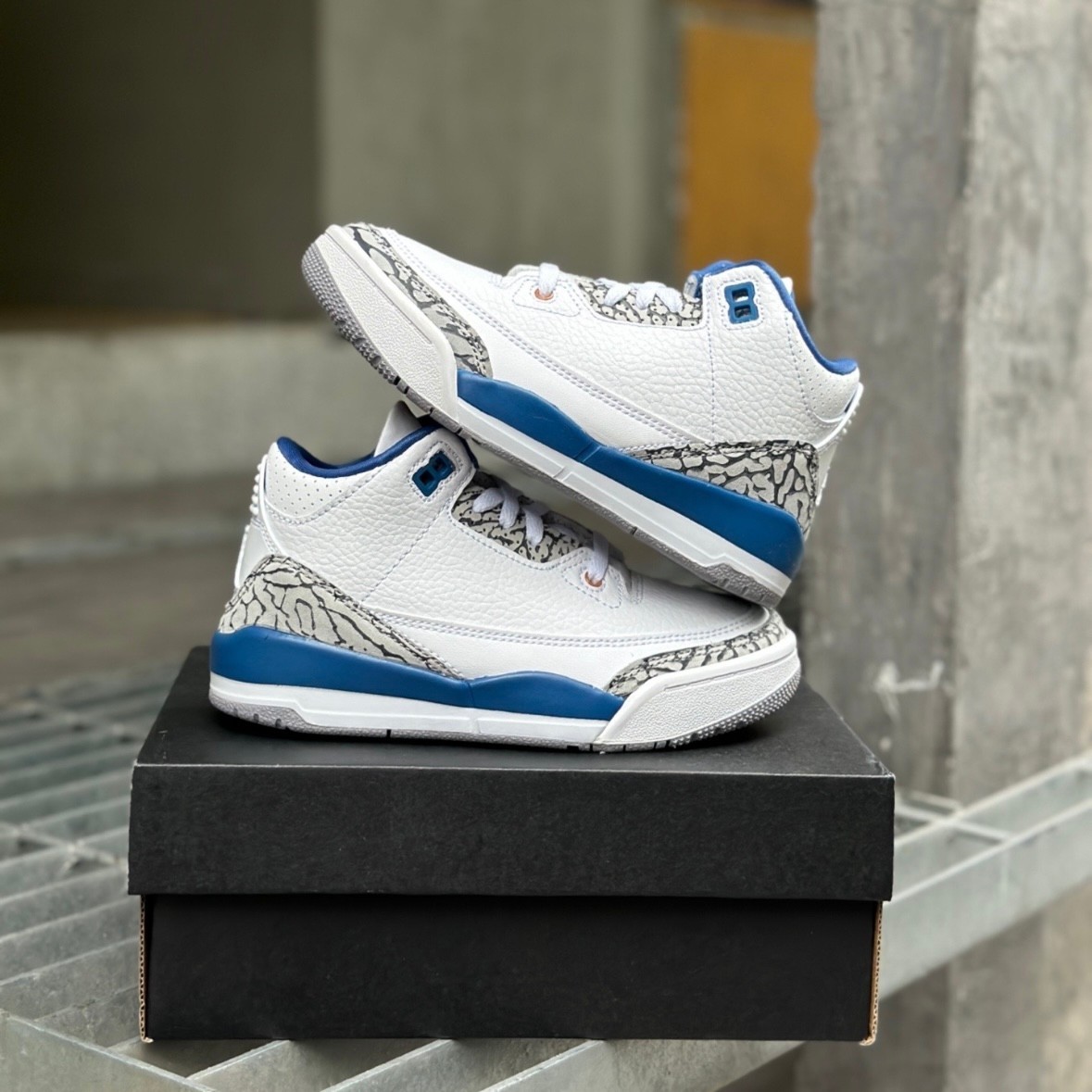 Air Jordan 3 Retro ‘White Blue’ Men’s Mid Top Basketball Shoes