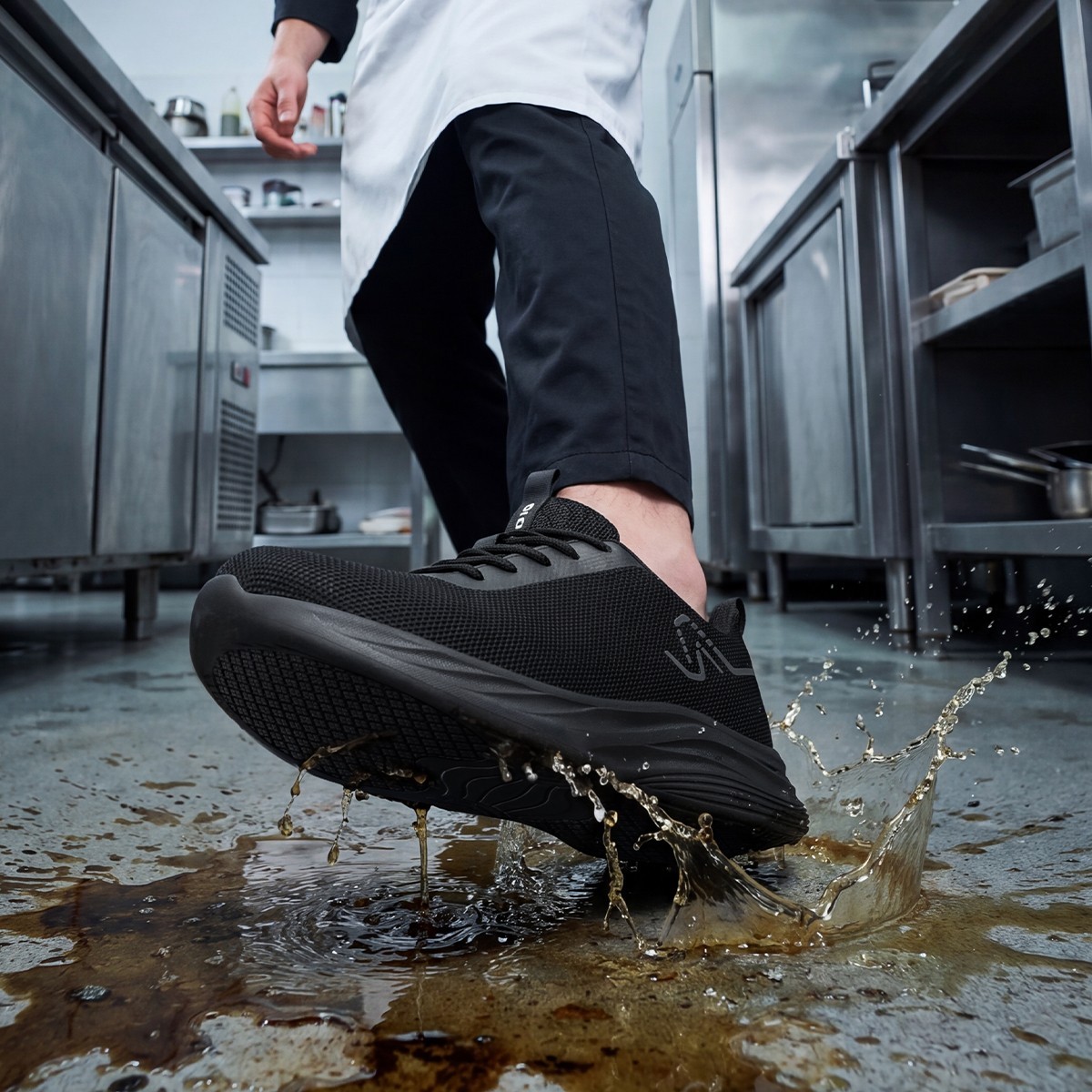 Comfortable Non-Slip Men’s Chef Kitchen Shoes Waterproof Oil Resistant Worker