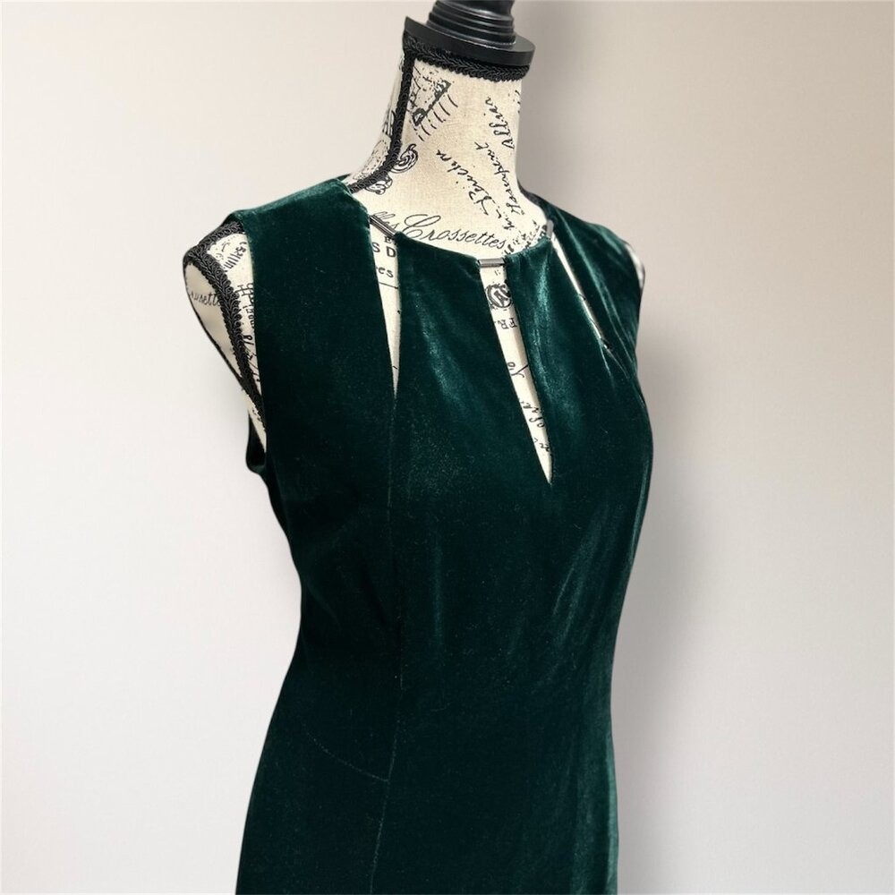Elie Tahari Green Velvet Sheath Sleeveless Dress Cutout Spring Wedding Guest