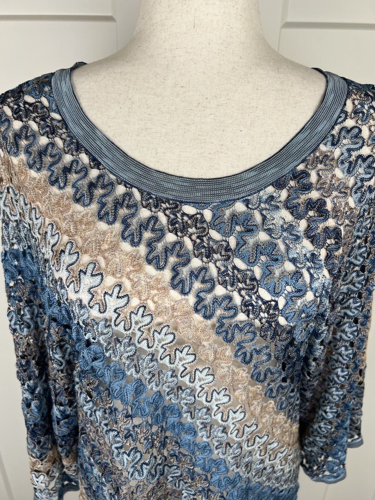 NIC+ZOE Open Weave Floral Knit Top Blue Beige Asymmetrical Tunic Large