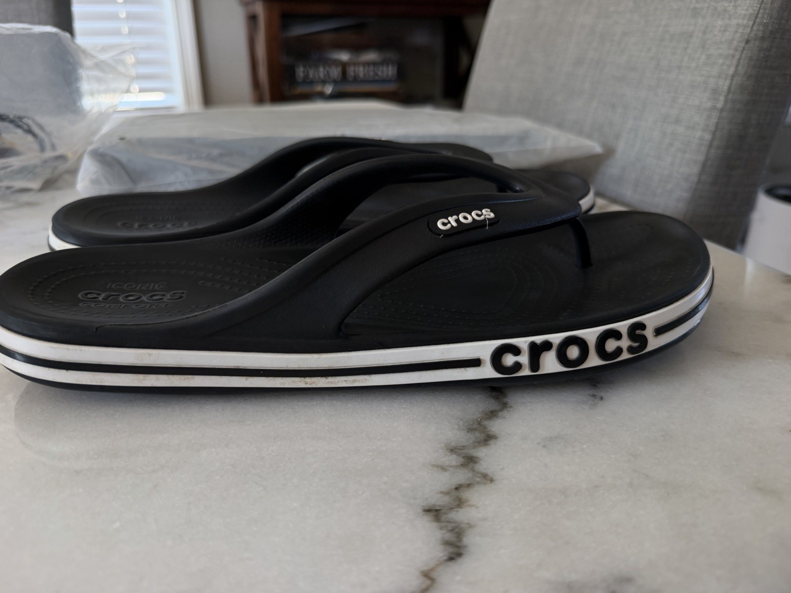 CROCS Unisex Bayaband Flip Flop Sandal, Black, Men’s Size 12 EUC