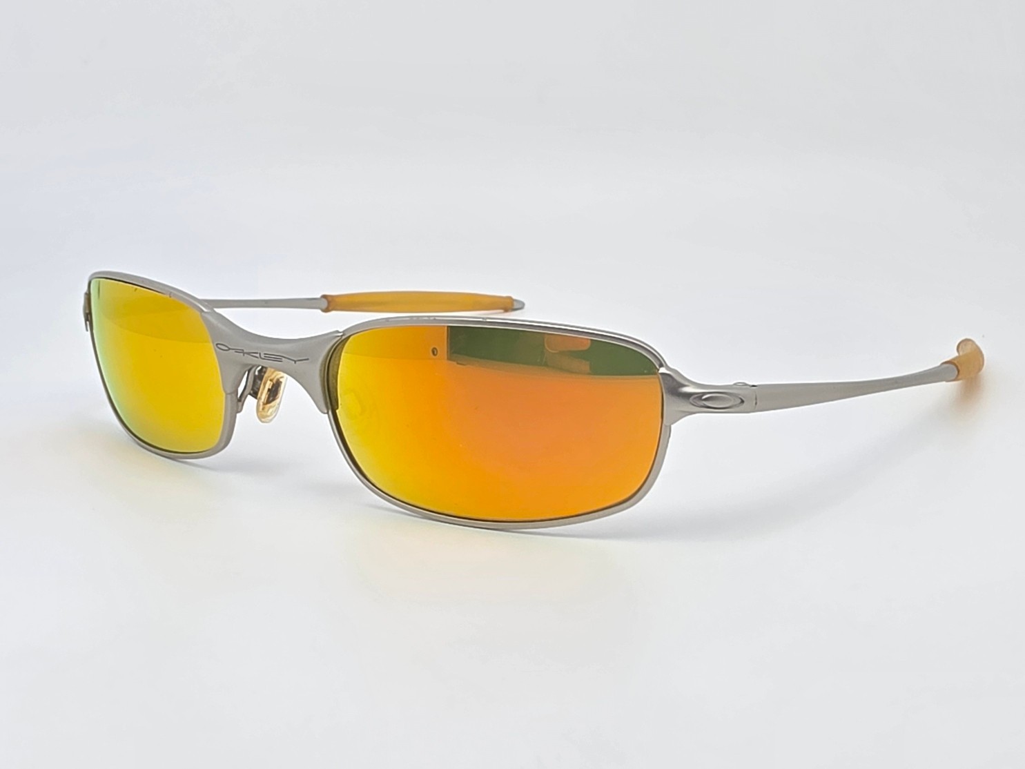 Oakley 05-687 Square Wire 2.0 Spring Hinge Silver Fire Iridium Lens Sunglasses