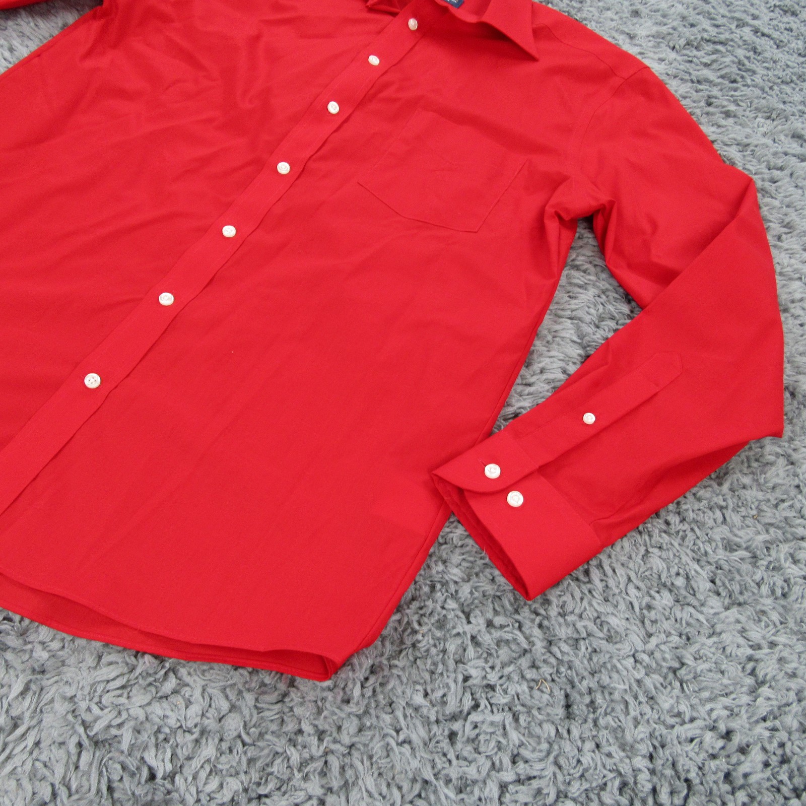 Stafford Travel Shirt Mens Medium Red Regular Fit Broadcloth Easy Care Button Up