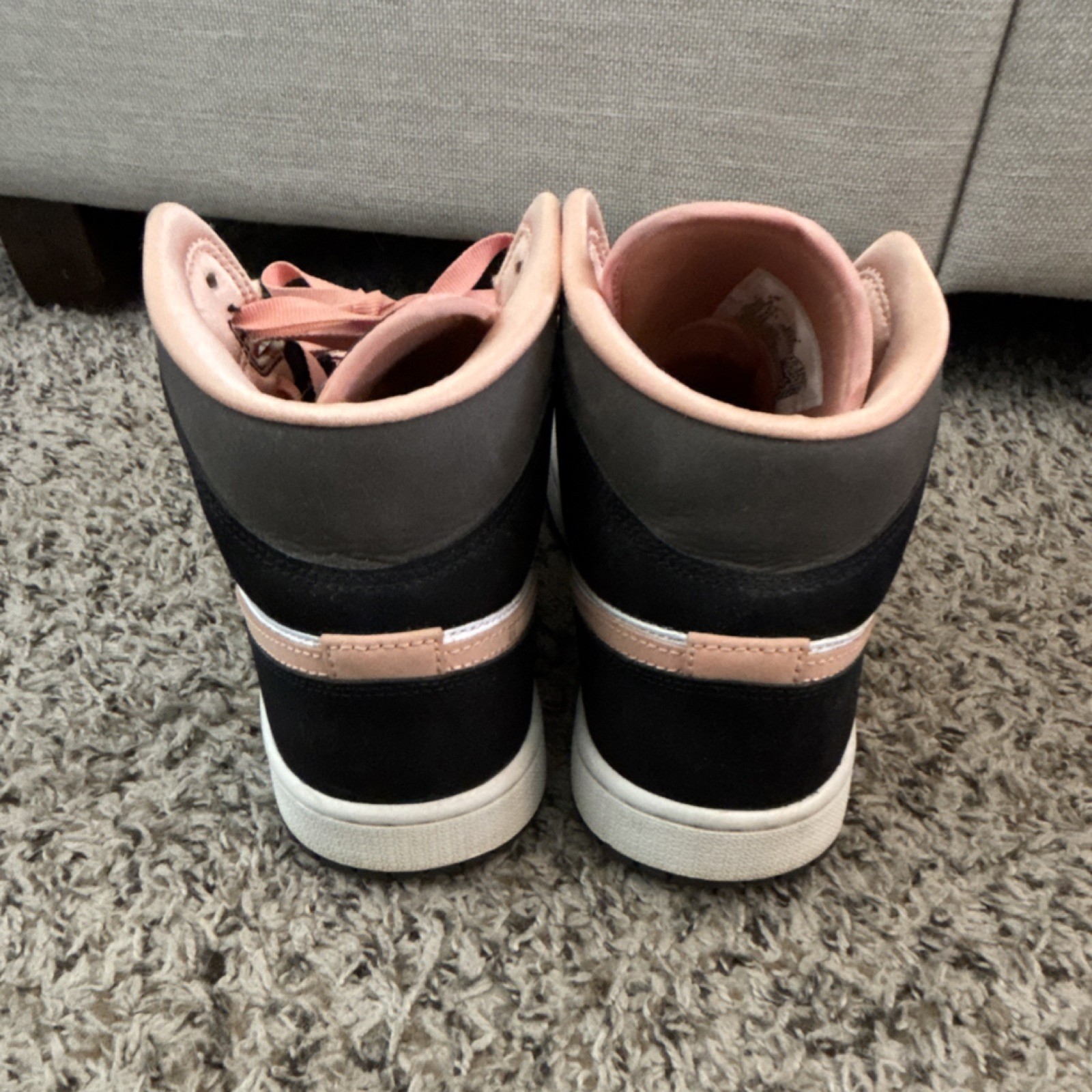 Jordan Air Jordan 1 Mid DH0210-100 Black/White/Pink Colorblock Lace-Up Men