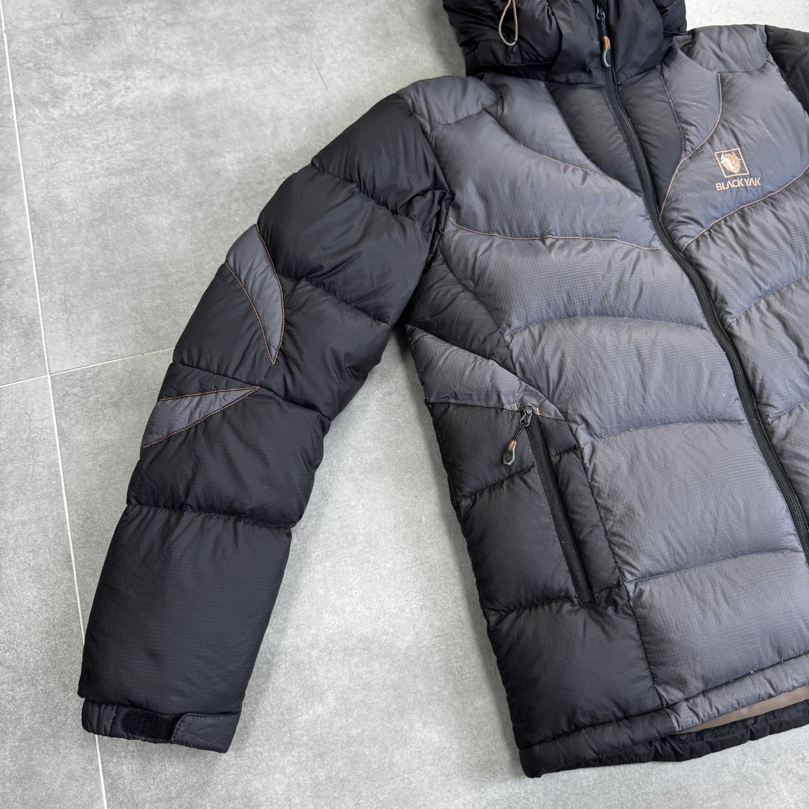 Black Yak Men Extreme Lightweight Down Jacket Gorpcore Size 100 / L