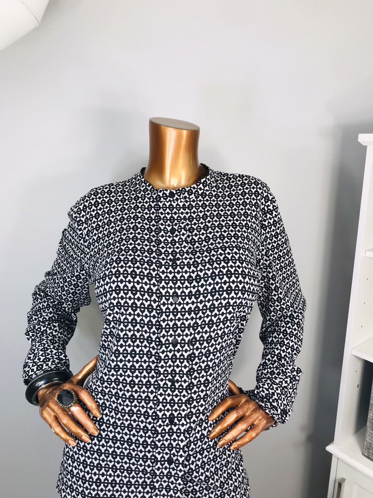 Calvin Klein L Top Stretch Geometric Black White Button Up Shirt Long Slvs Crew