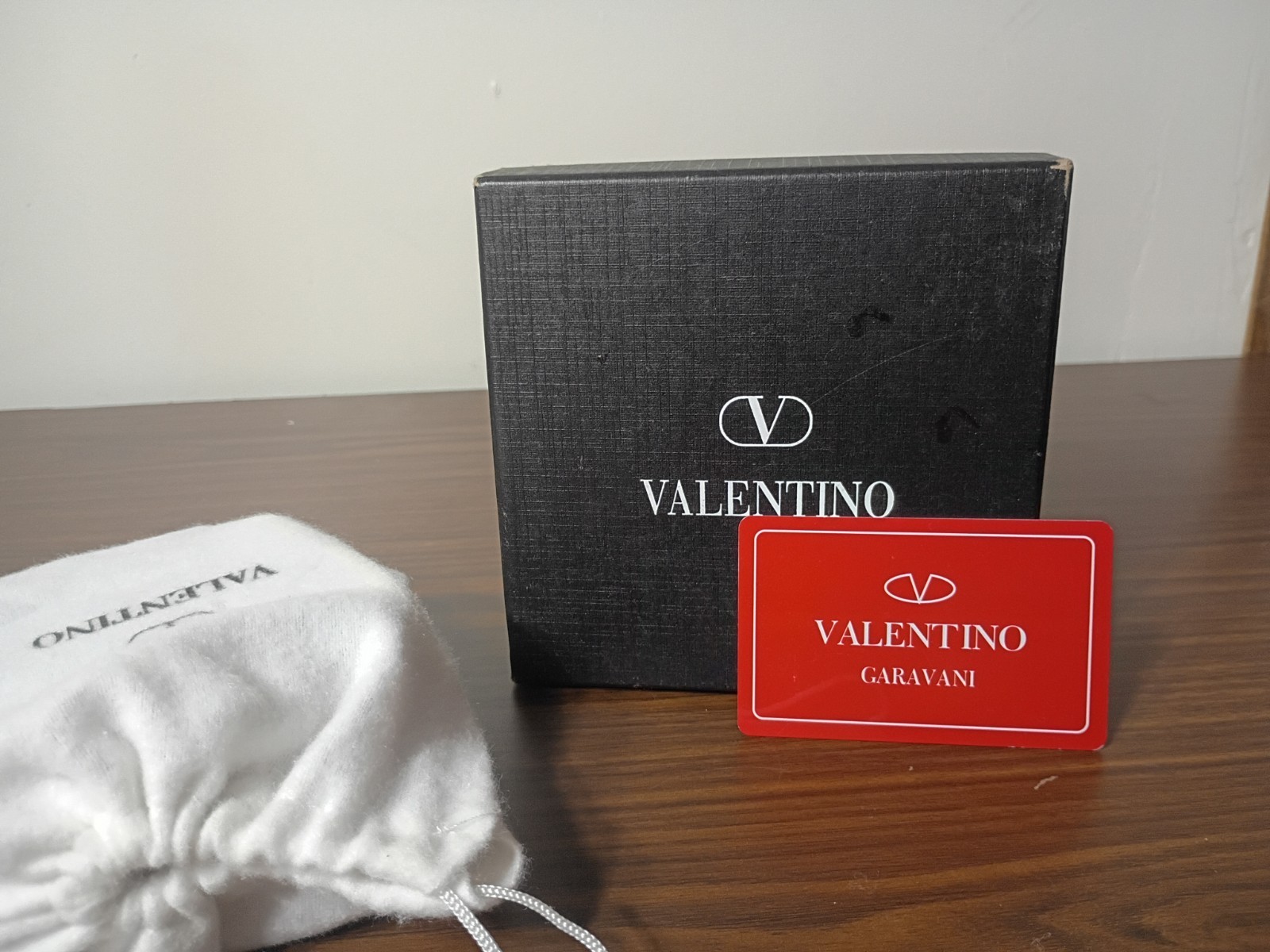 NIB Valentino Garavani VLogo Reversible Leather Belt 40mm – Size 44/110