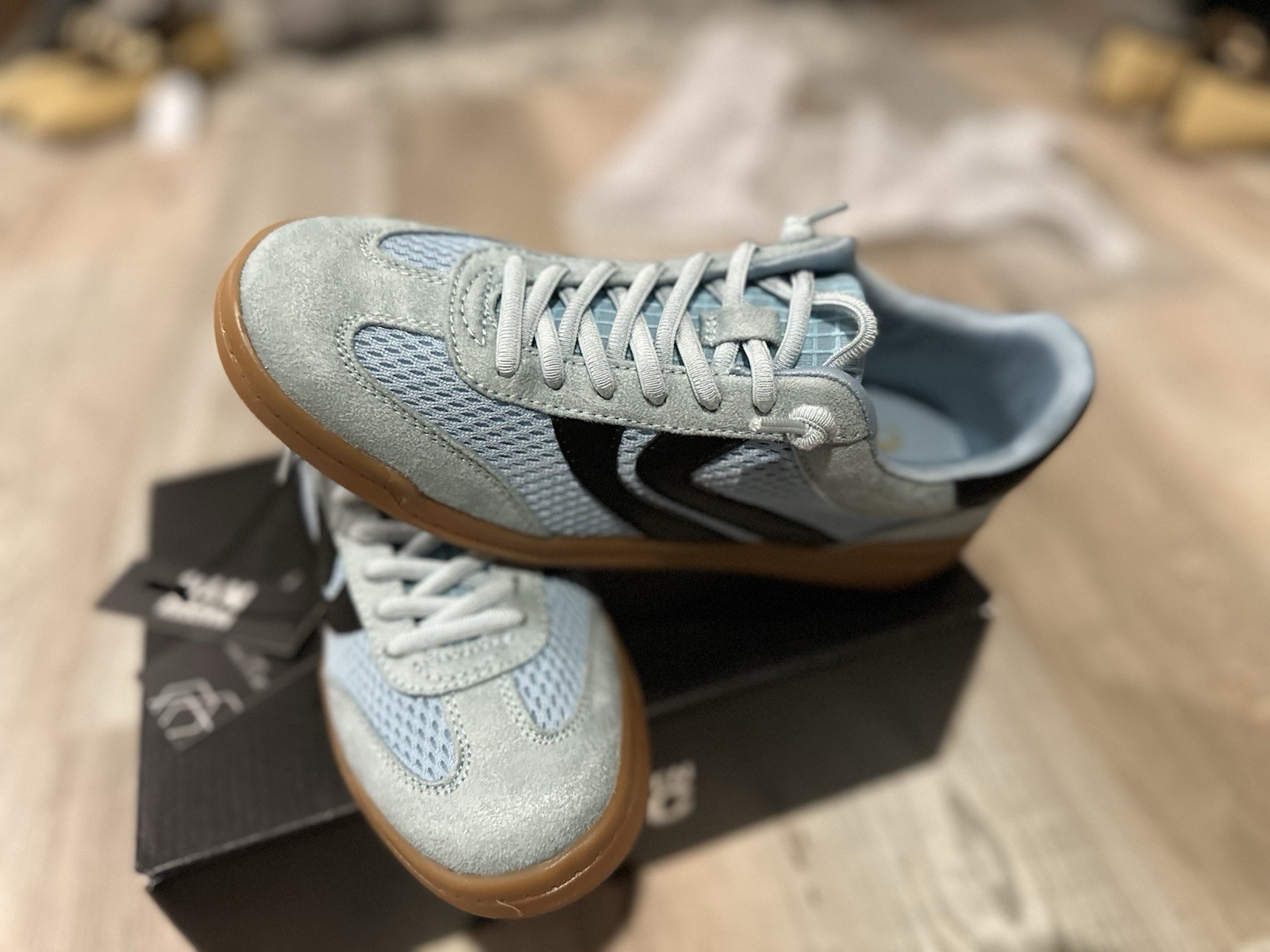 Madden NYC woman’s Light Blue/Black Colorblock Low Top Lace-Up Gum Sole