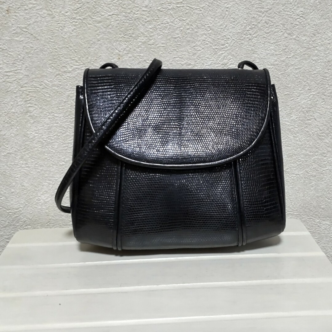 Yves Saint Laurent Shoulder Bag Lizard YSL Leather Black Size:W:7.9 × H: 6.7 in.