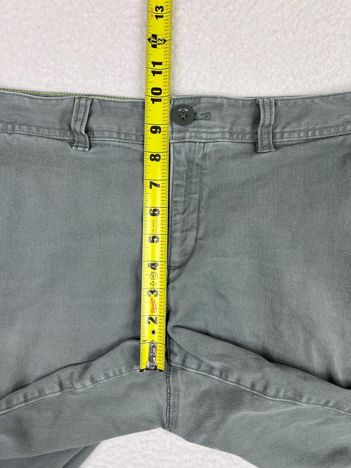 Eddie Bauer Shorts Womens 14 Gray Chino Bermuda Slightly Curvy Stretch Casual