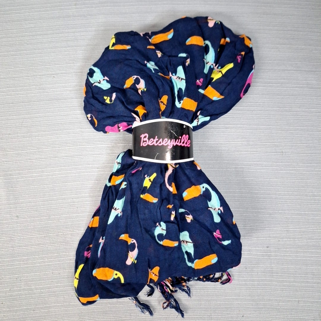 Betseyville Fashion Scarf 20.5″x 36″ Bird Toucan Fringe New with Tags