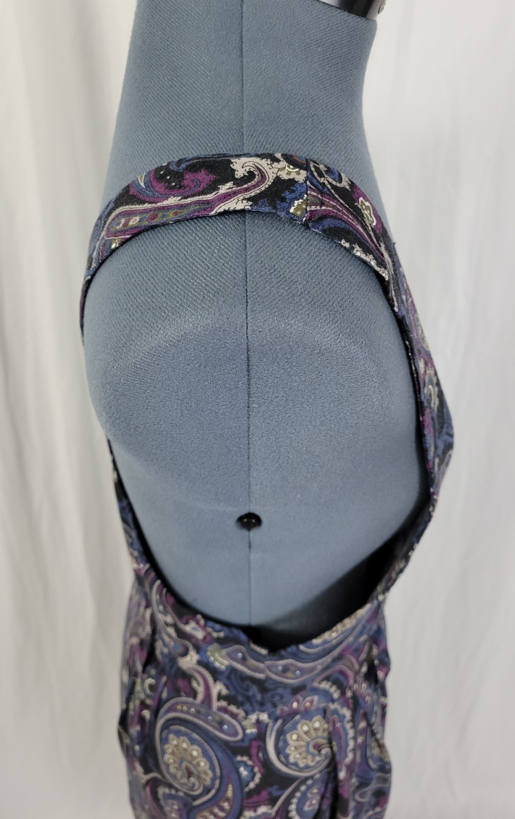 Vintage Outback Red Blue/Purple/Grey Paisley Jumper w Deep Neckline Size 8