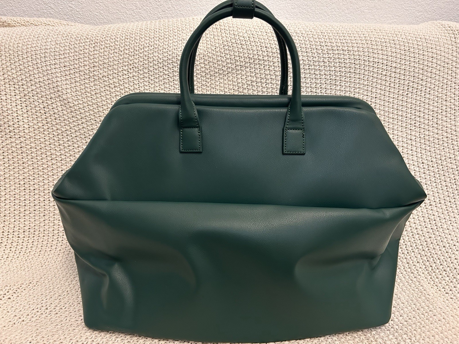 Beis X WICKED Green Weekender Bag EXCELLENT Condition!