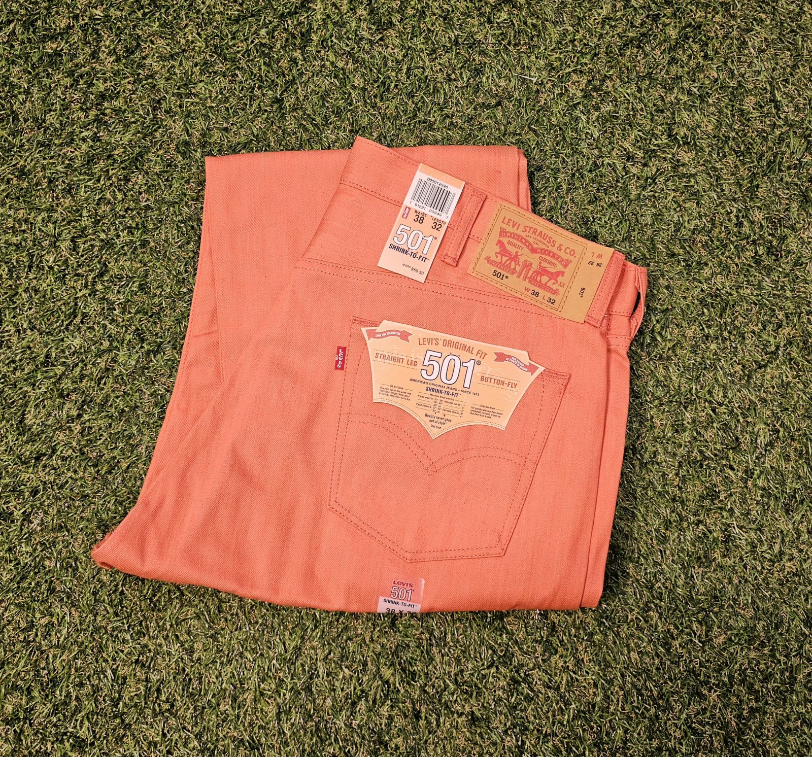 LEVI’S 501 Jeans NWT Button Fly Shrink to Fit Salmon Coral Straight Mens 38×32