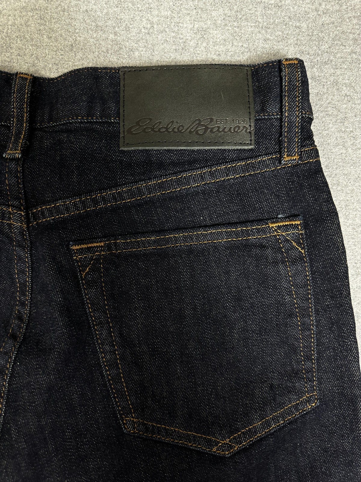 Eddie Bauer Jeans Mens 30×30 Blue Slim Straight Deep Rinse Stretch Denim NWT