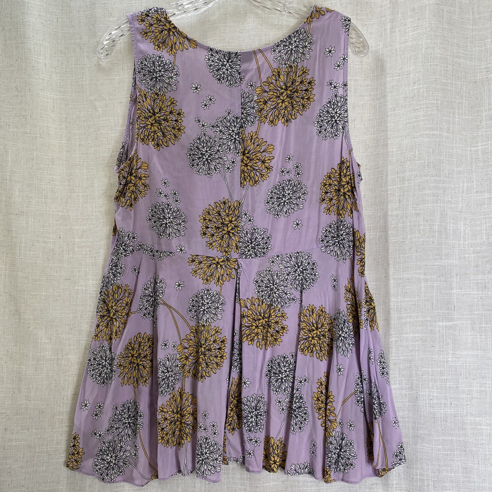 a.n.a. A New Approach Tank Top Blouse Womens L Rayon Purple Floral Beach Fairy